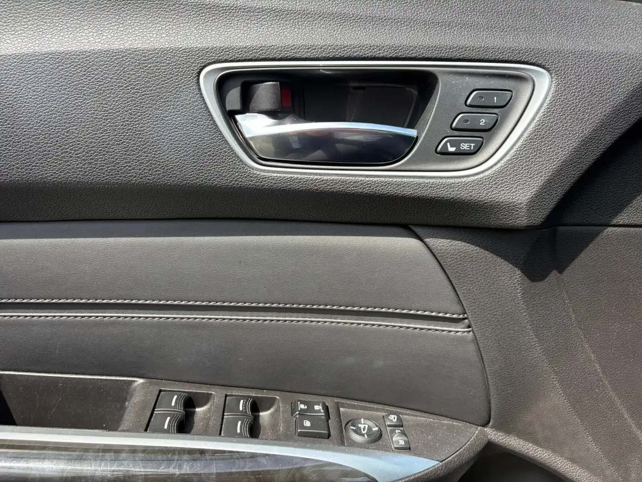 Acura TLX снимка Acura TLX