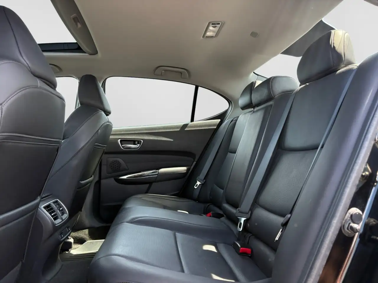 Acura TLX снимка Acura TLX