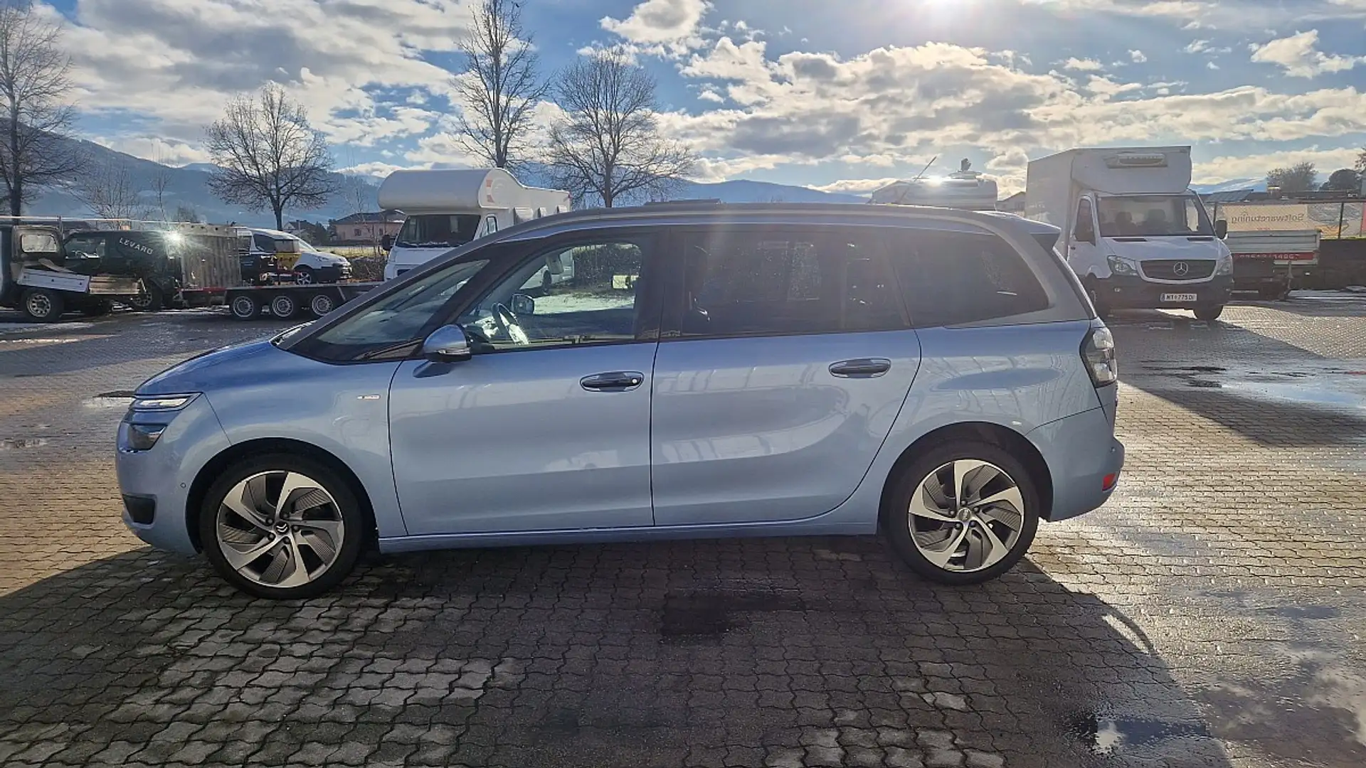 Citroen Grand C4 Picasso BlueHDi 150 Automatik Exclusive Blau - 2