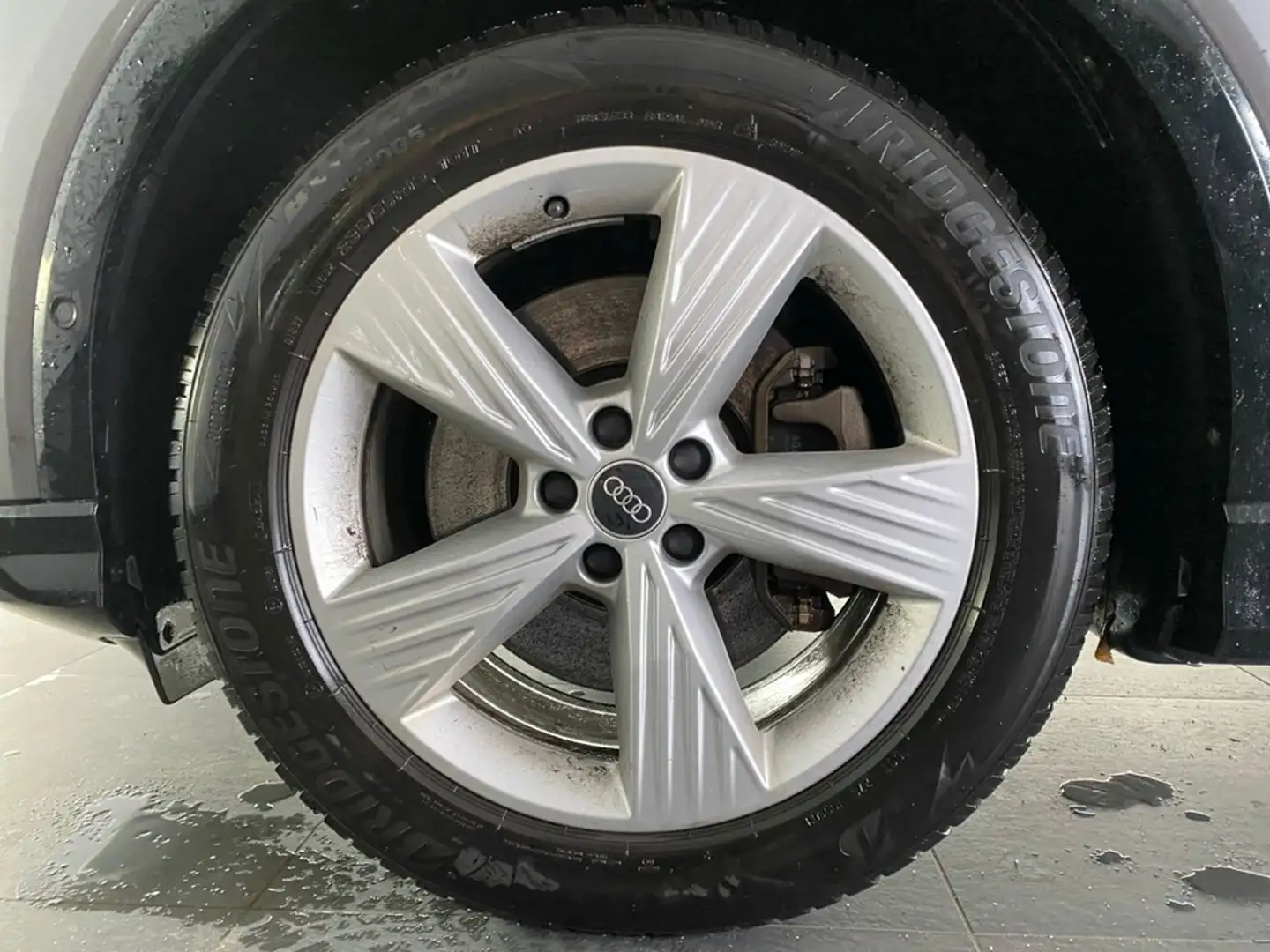 Audi Q4 e-tron Sportback 50 quattro S line PANO+HUD+ Grau - 2