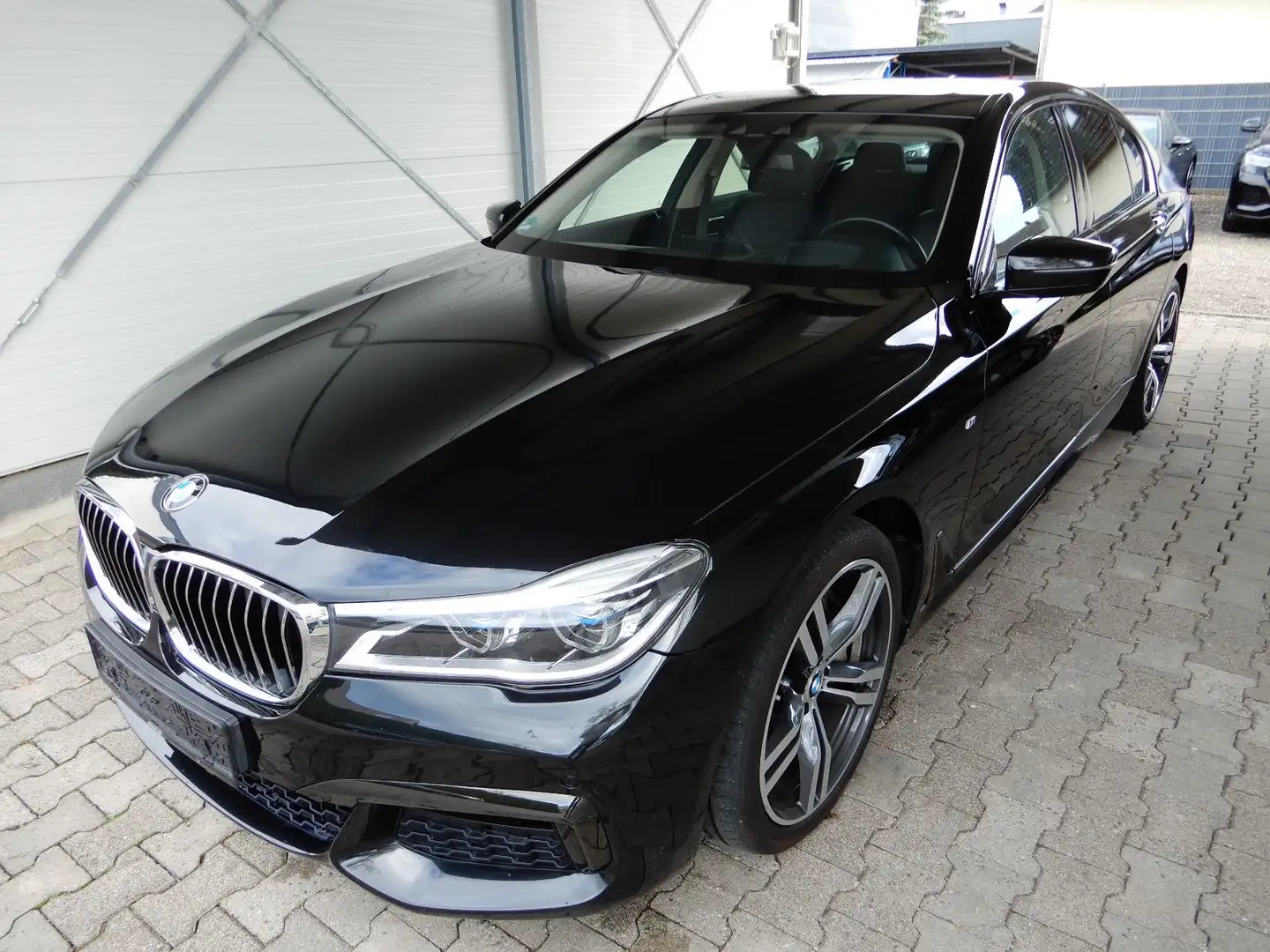 BMW 750 d xD HUD SOFT KEYLESS TABLET LASER M-PAKET 20 Schwarz - 2