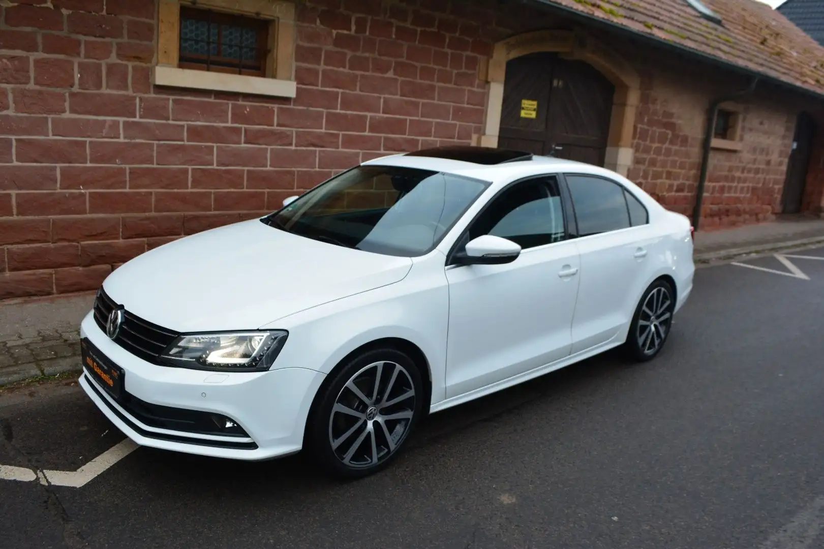 Volkswagen Jetta VI 1.4 TSI DSG Comfortline BMT Weiß - 1