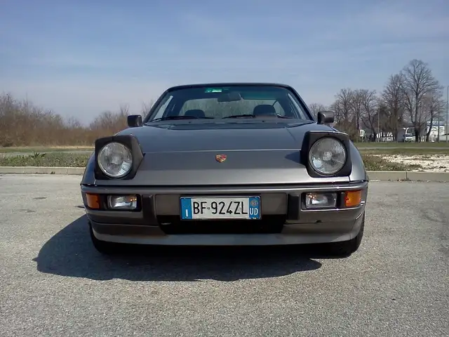 Porsche 924