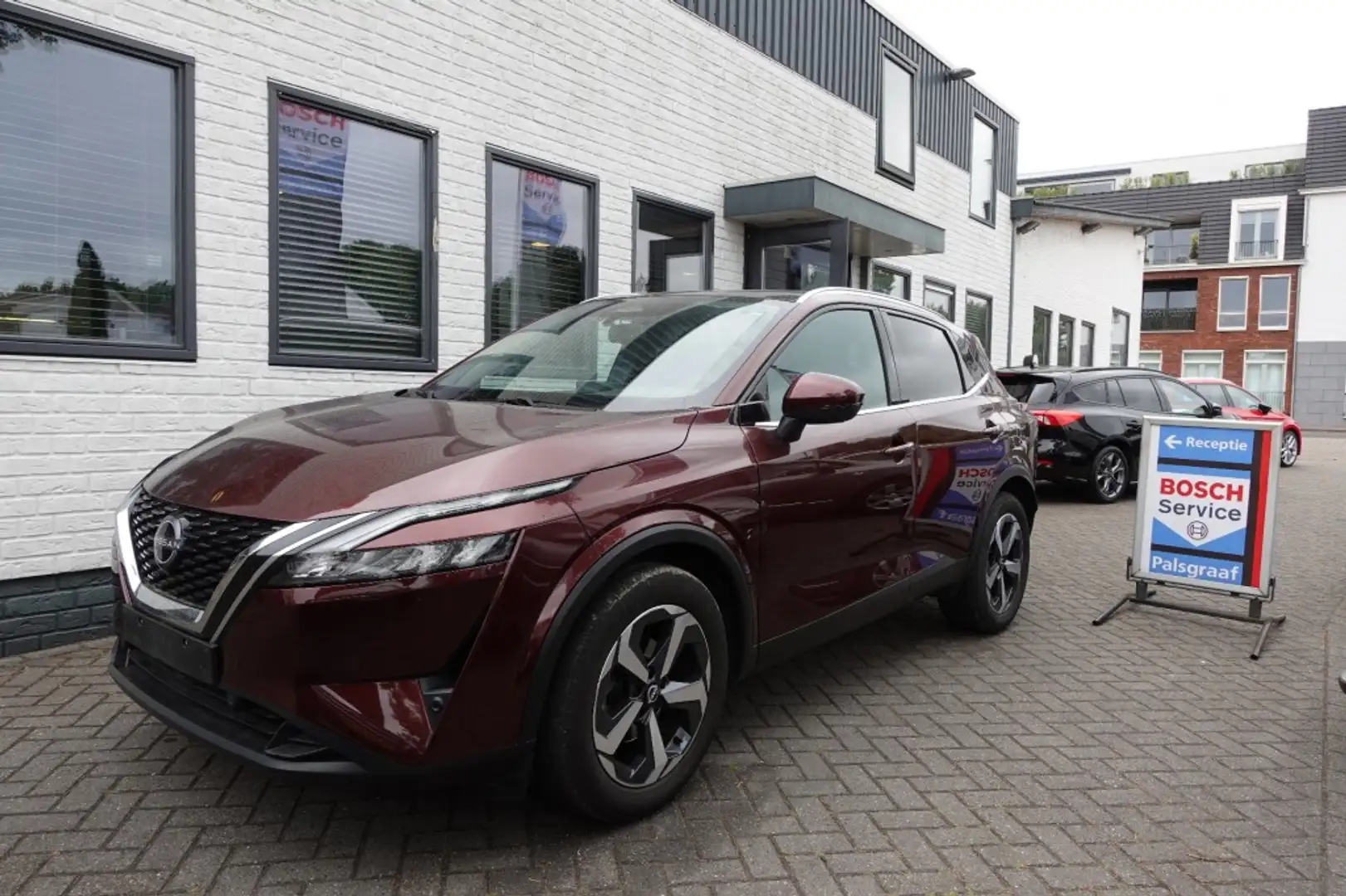 Nissan Qashqai 1.3 MHEV N Connecta  DESIGN Pack  Panorama Automaa Paars - 1
