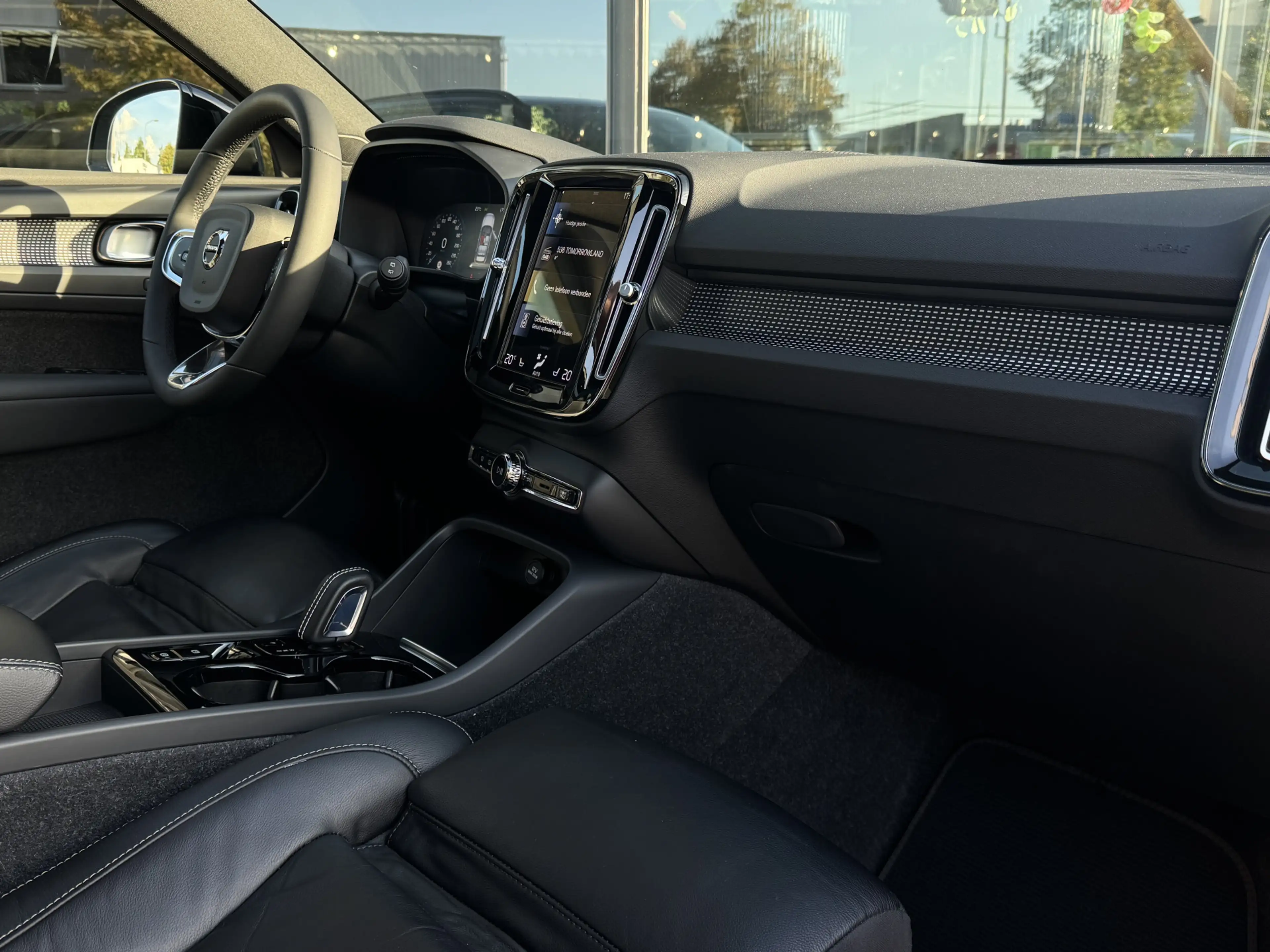 Volvo XC40 1.5 T5 Recharge R-Design Pano | Leder | Trekhaak | — photo 11