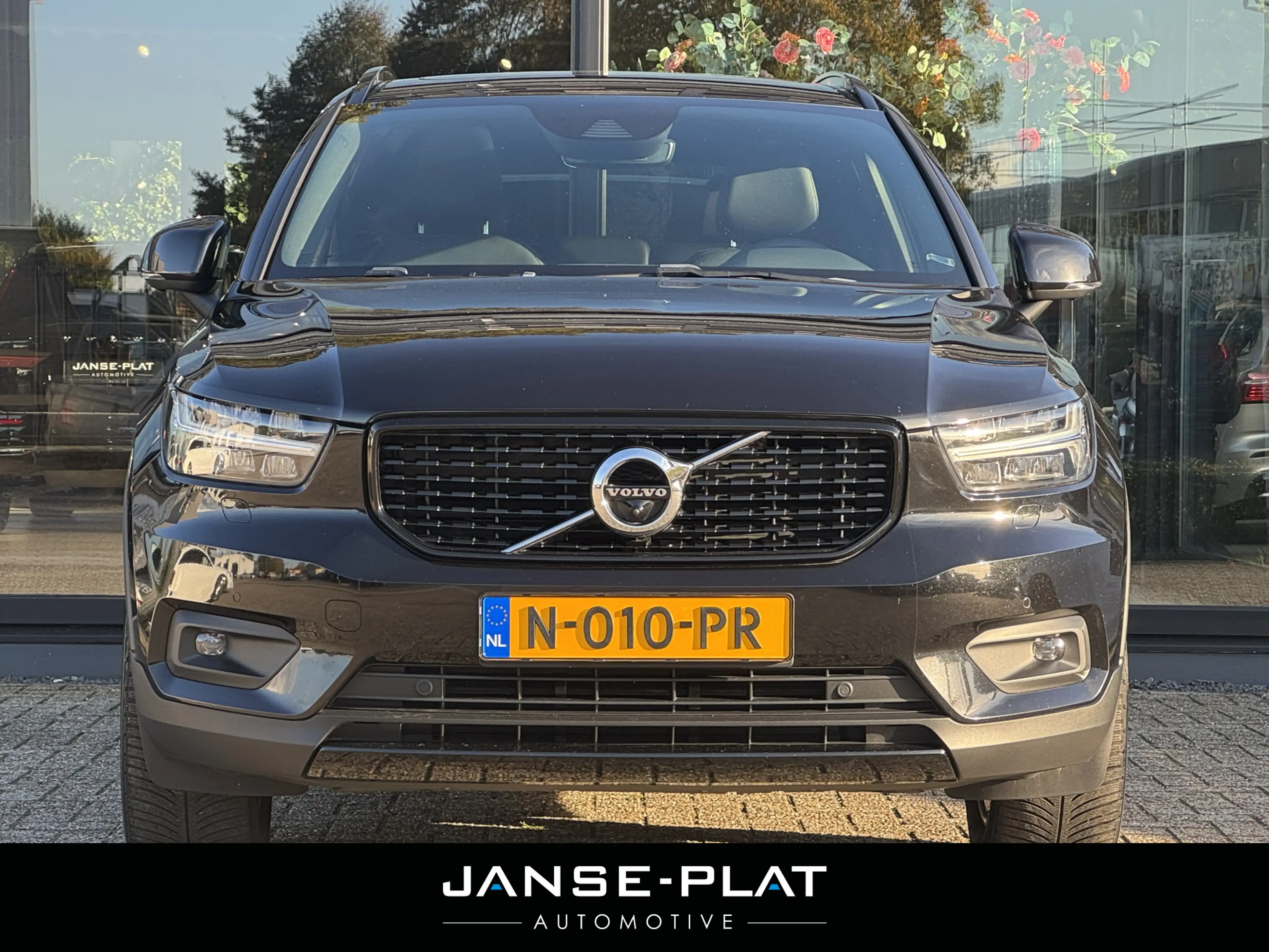 Volvo XC40 1.5 T5 Recharge R-Design Pano | Leder | Trekhaak | — photo 14