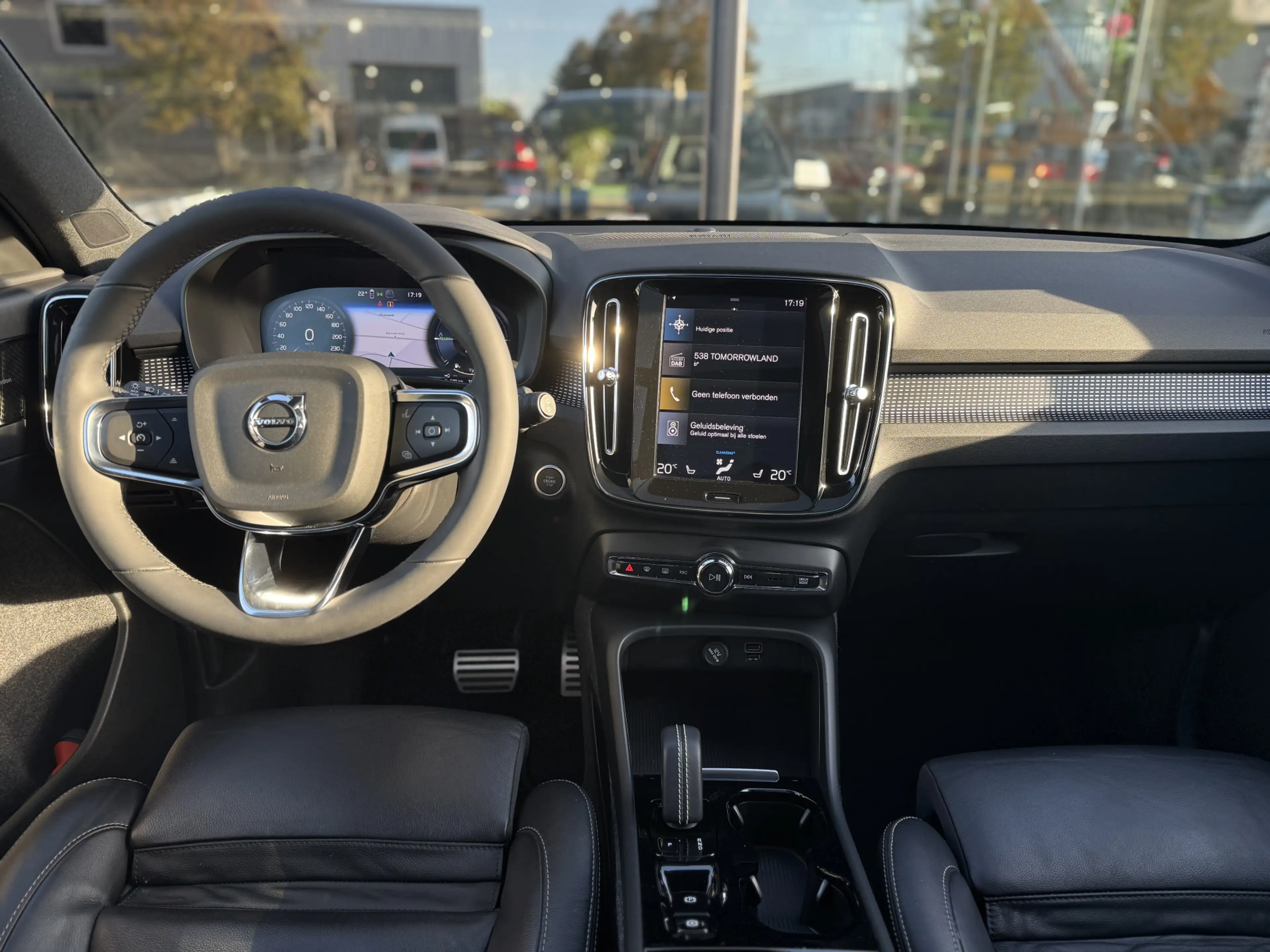 Volvo XC40 1.5 T5 Recharge R-Design Pano | Leder | Trekhaak | — photo 7