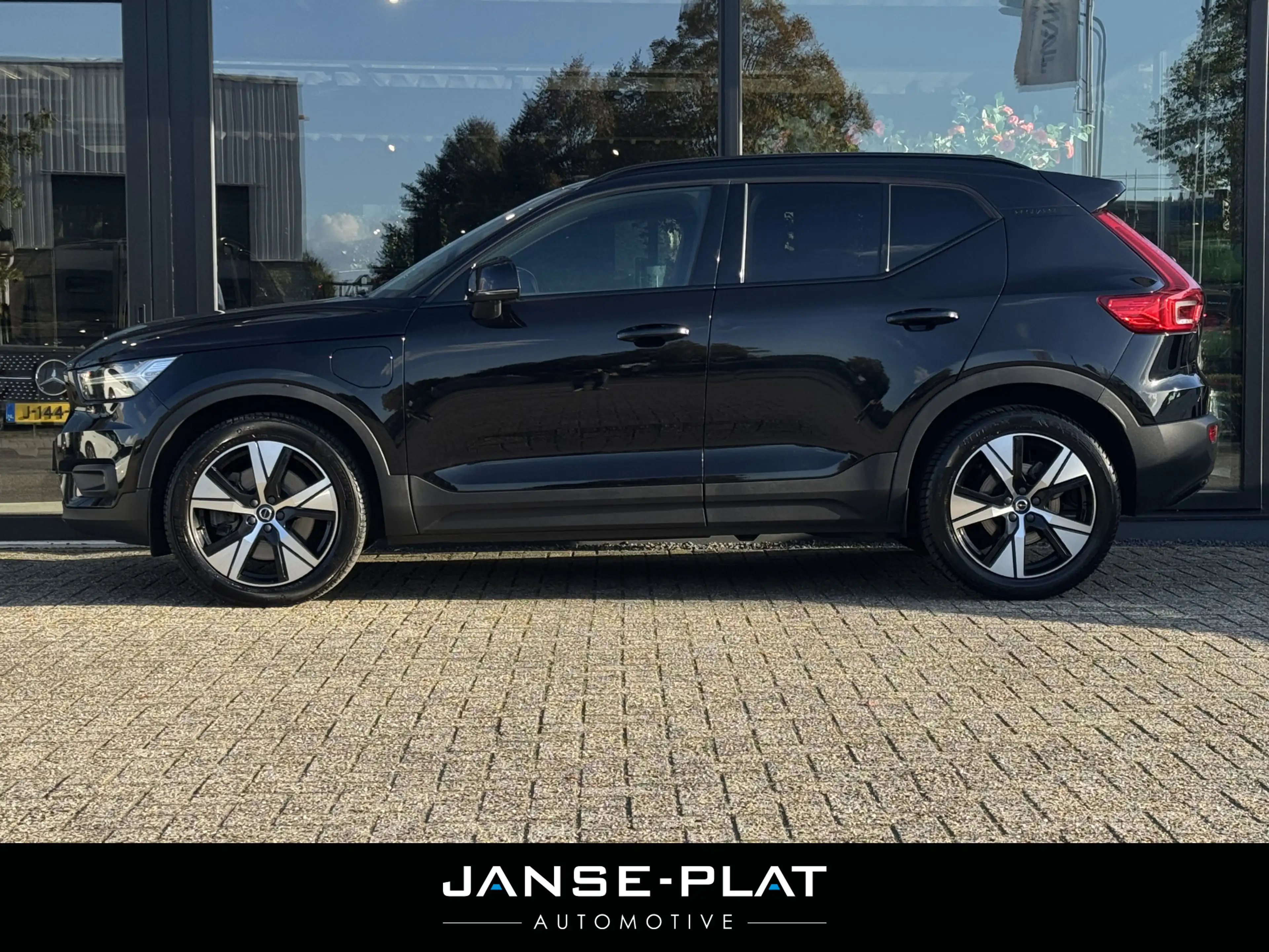 Volvo XC40 1.5 T5 Recharge R-Design Pano | Leder | Trekhaak | — photo 3