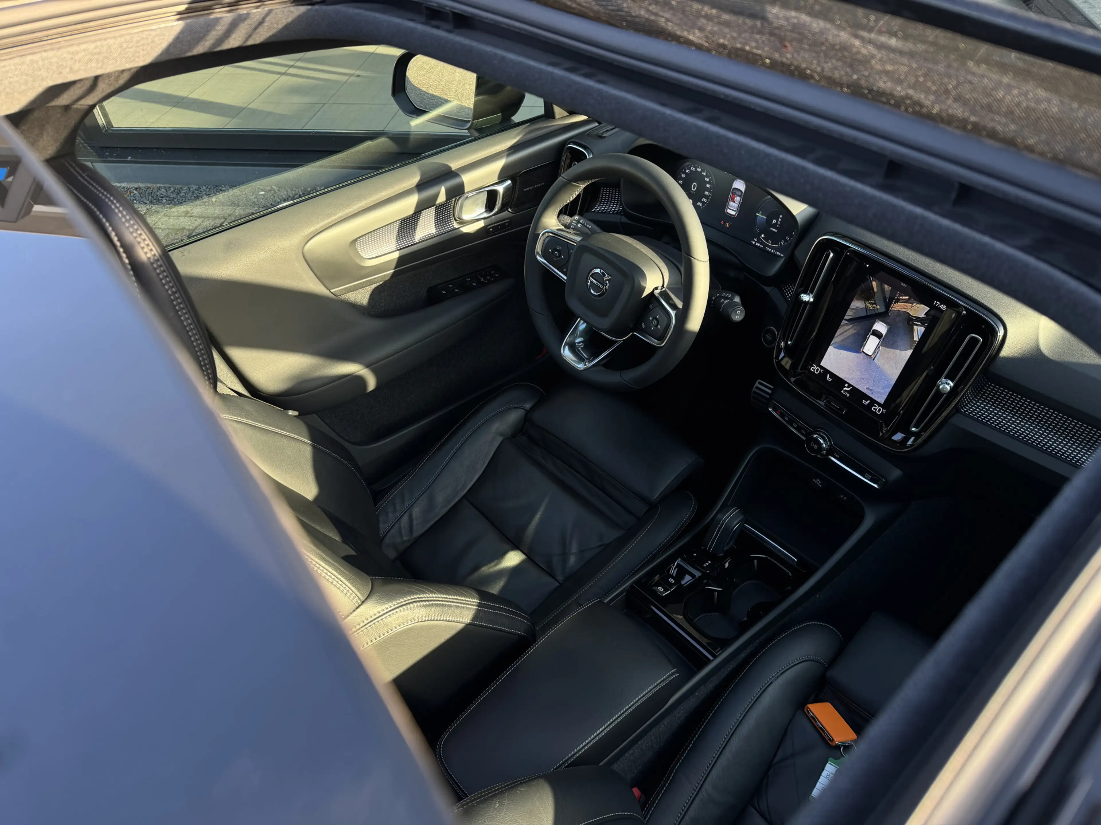 Volvo XC40 1.5 T5 Recharge R-Design Pano | Leder | Trekhaak | — photo 10