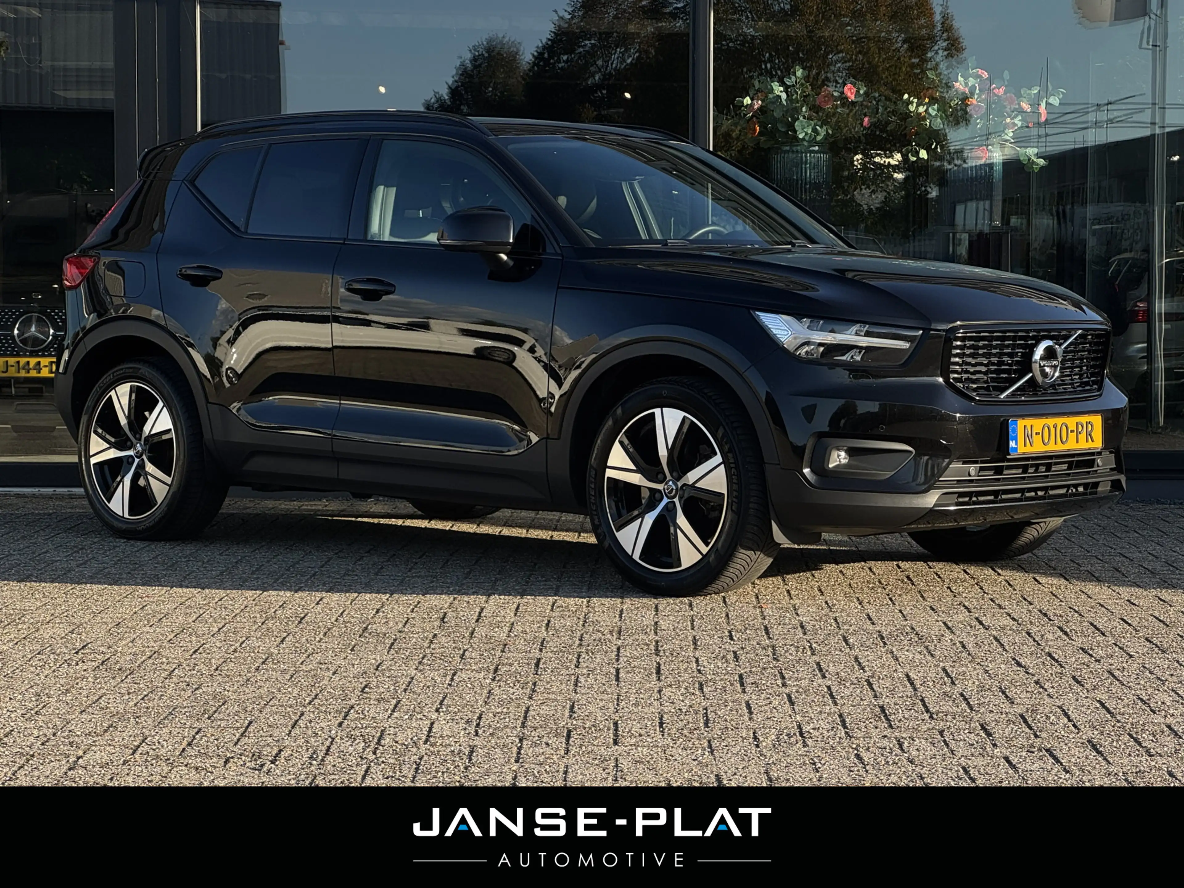 Volvo XC40 1.5 T5 Recharge R-Design Pano | Leder | Trekhaak | — photo 13