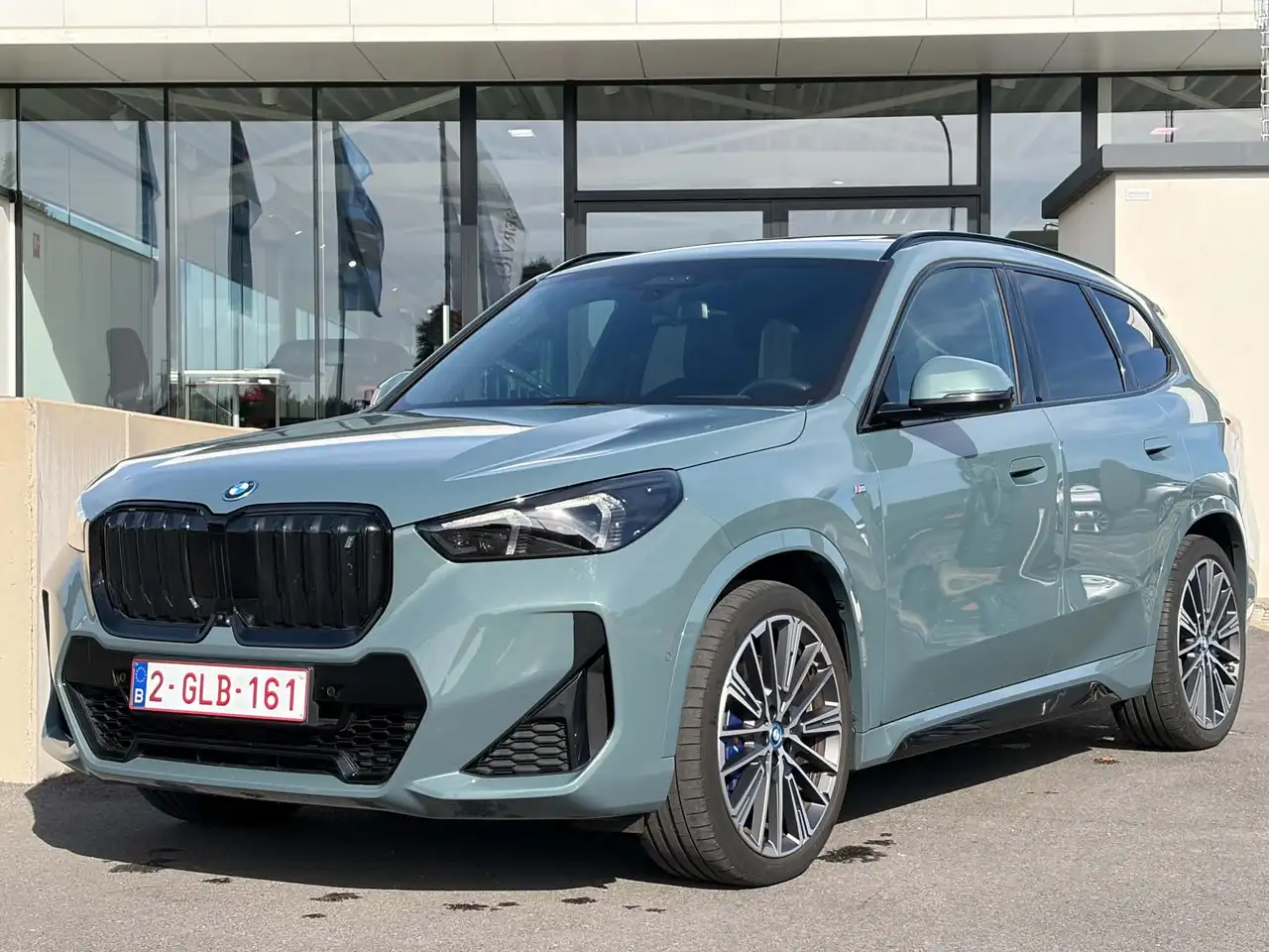 BMW iX1