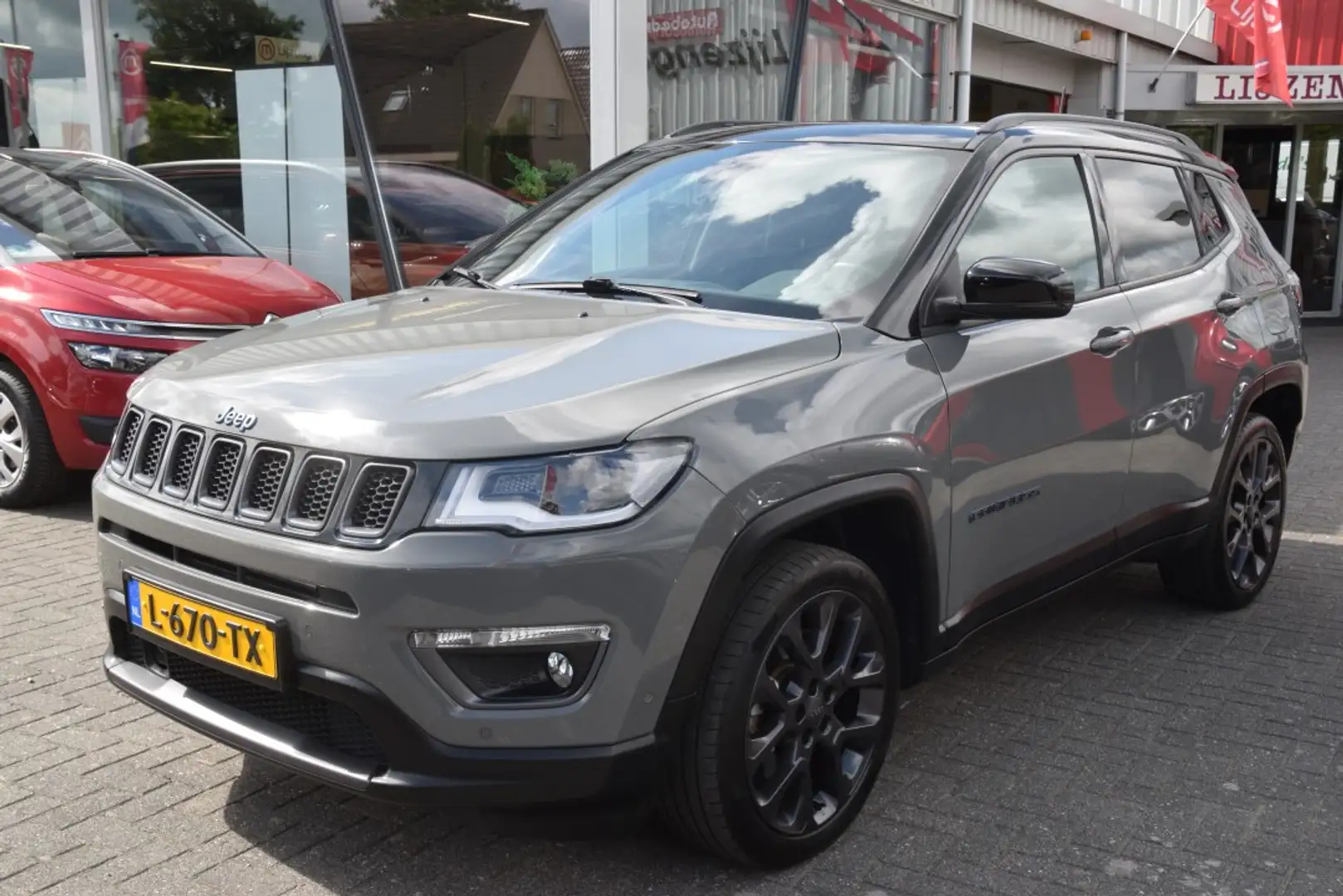 Jeep Compass 4xe 240 Plug-in Hybrid Electric S Carplay | Leer | Grijs - 2