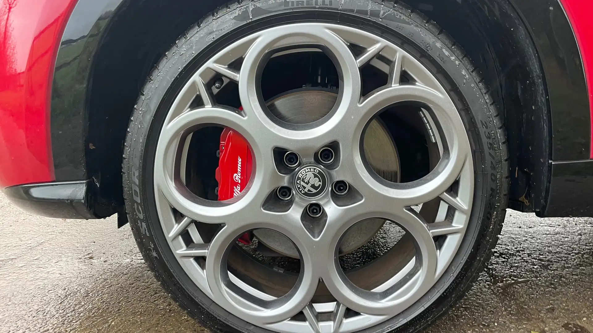 Alfa Romeo Tonale Tonale PHEV 1.3 Q4 Veloce(139 kW) seul 5400km tvac Rood - 2