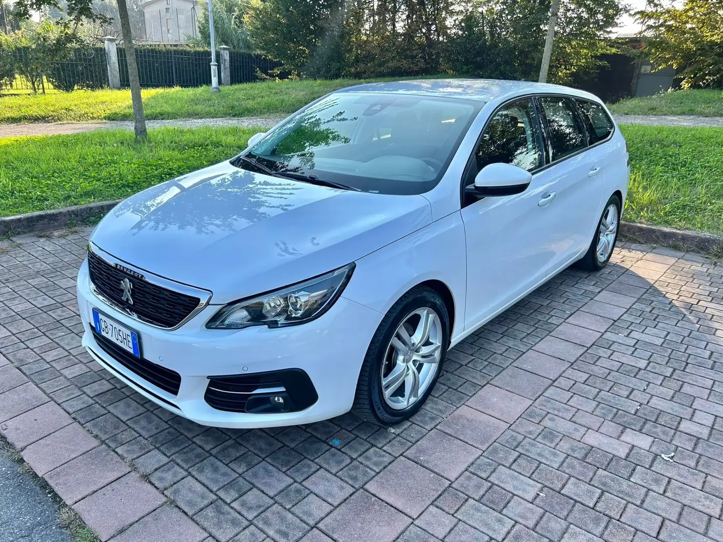 Peugeot 308 SW 1.5 bluehdi Allure s&s 130cv eat8 my20 - 2