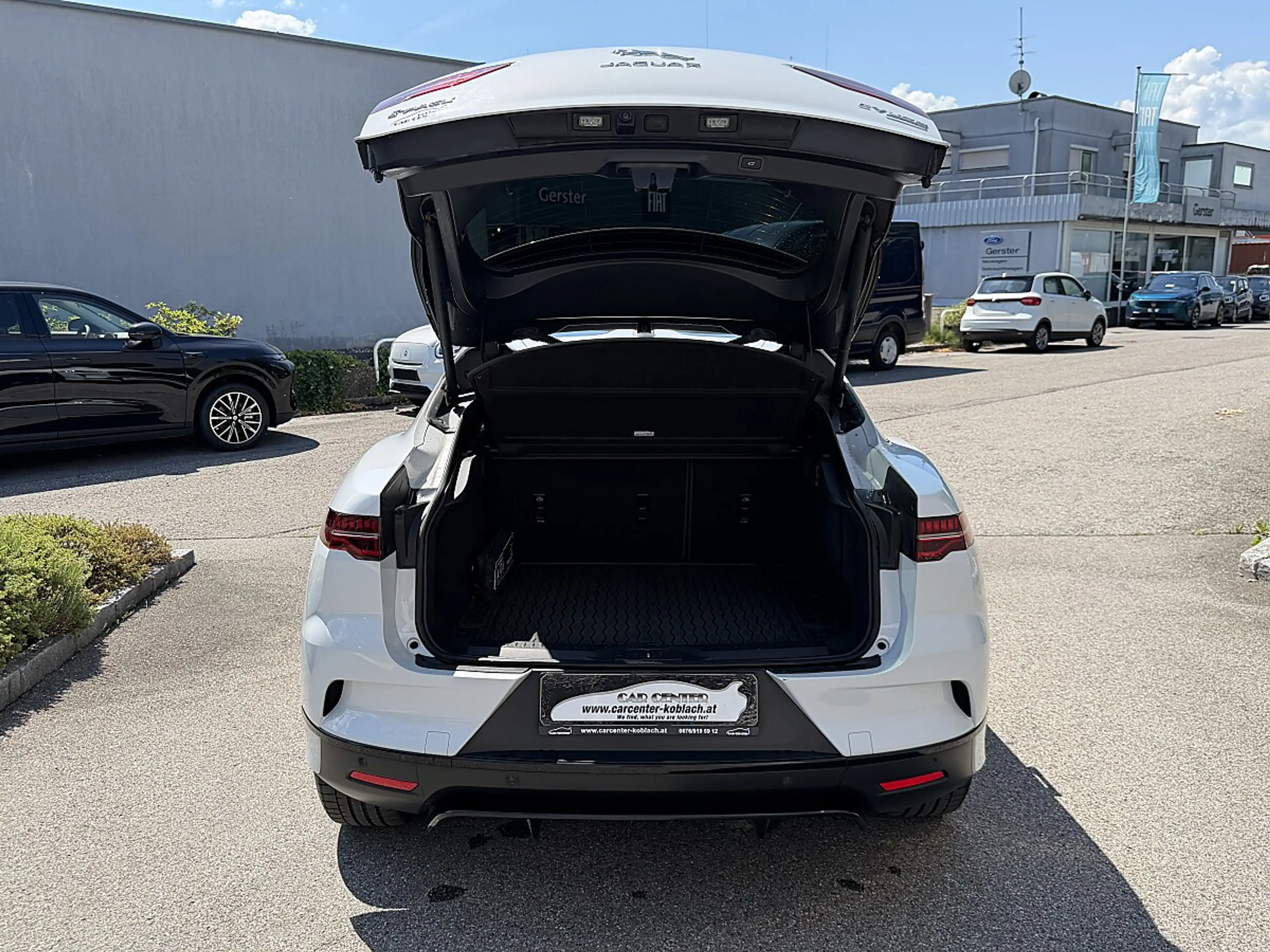 Jaguar I-Pace HSE EV400 AWD — photo 9