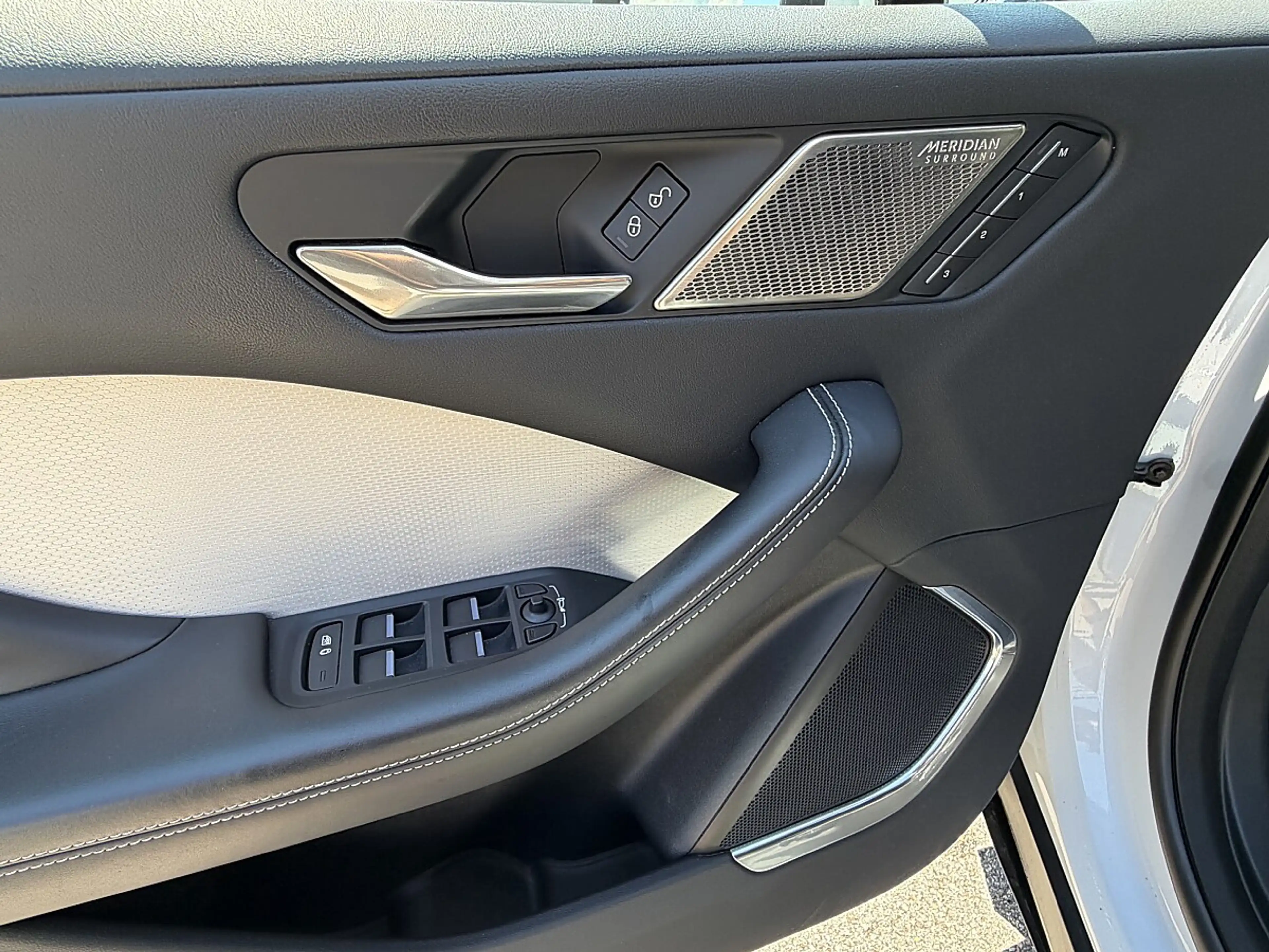 Jaguar I-Pace HSE EV400 AWD — photo 15
