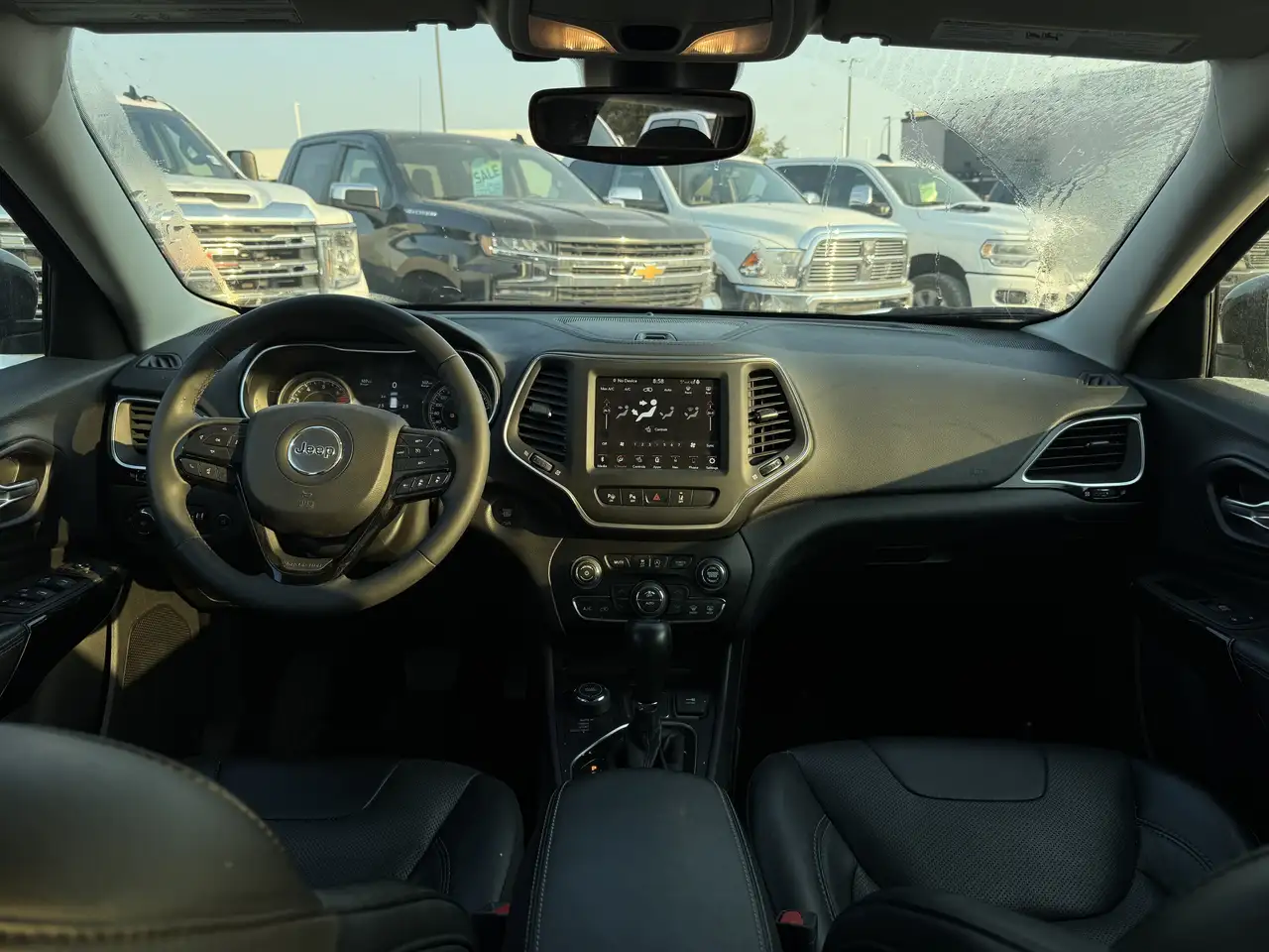 Jeep Cherokee снимка Jeep Cherokee