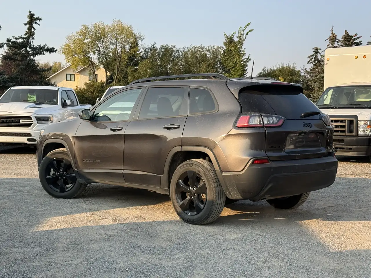 Jeep Cherokee снимка Jeep Cherokee