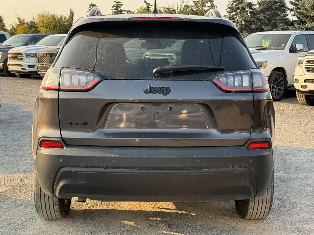 Jeep Cherokee снимка Jeep Cherokee
