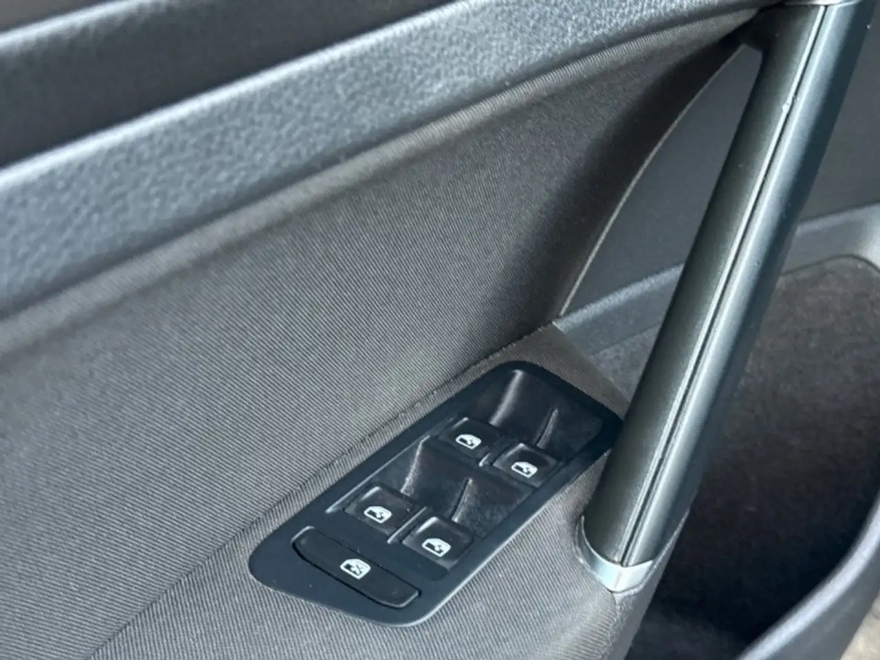 Volkswagen Golf Standard Model — photo 19