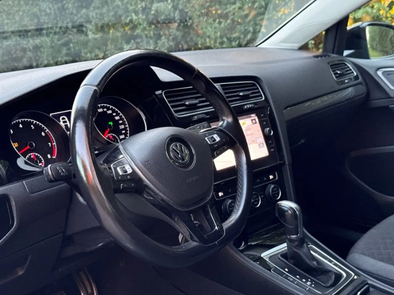 Volkswagen Golf Standard Model — photo 17