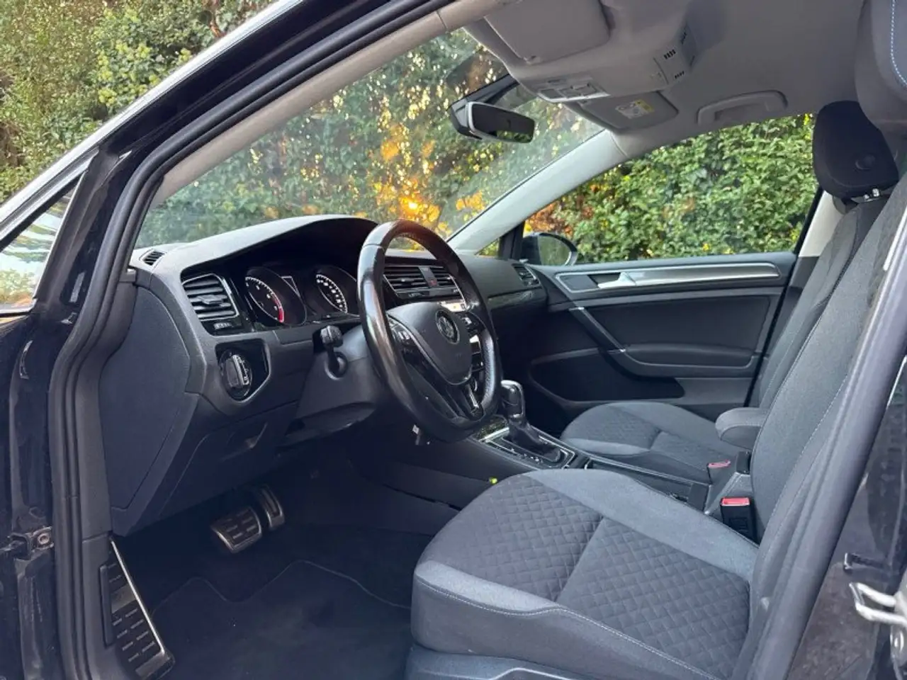 Volkswagen Golf Standard Model — photo 16