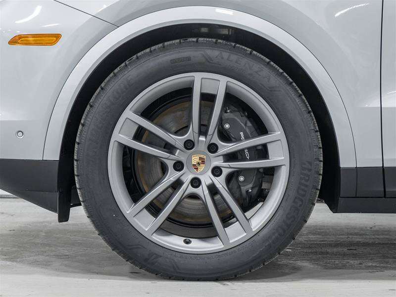 2026 Porsche Cayenne AWD — photo 1