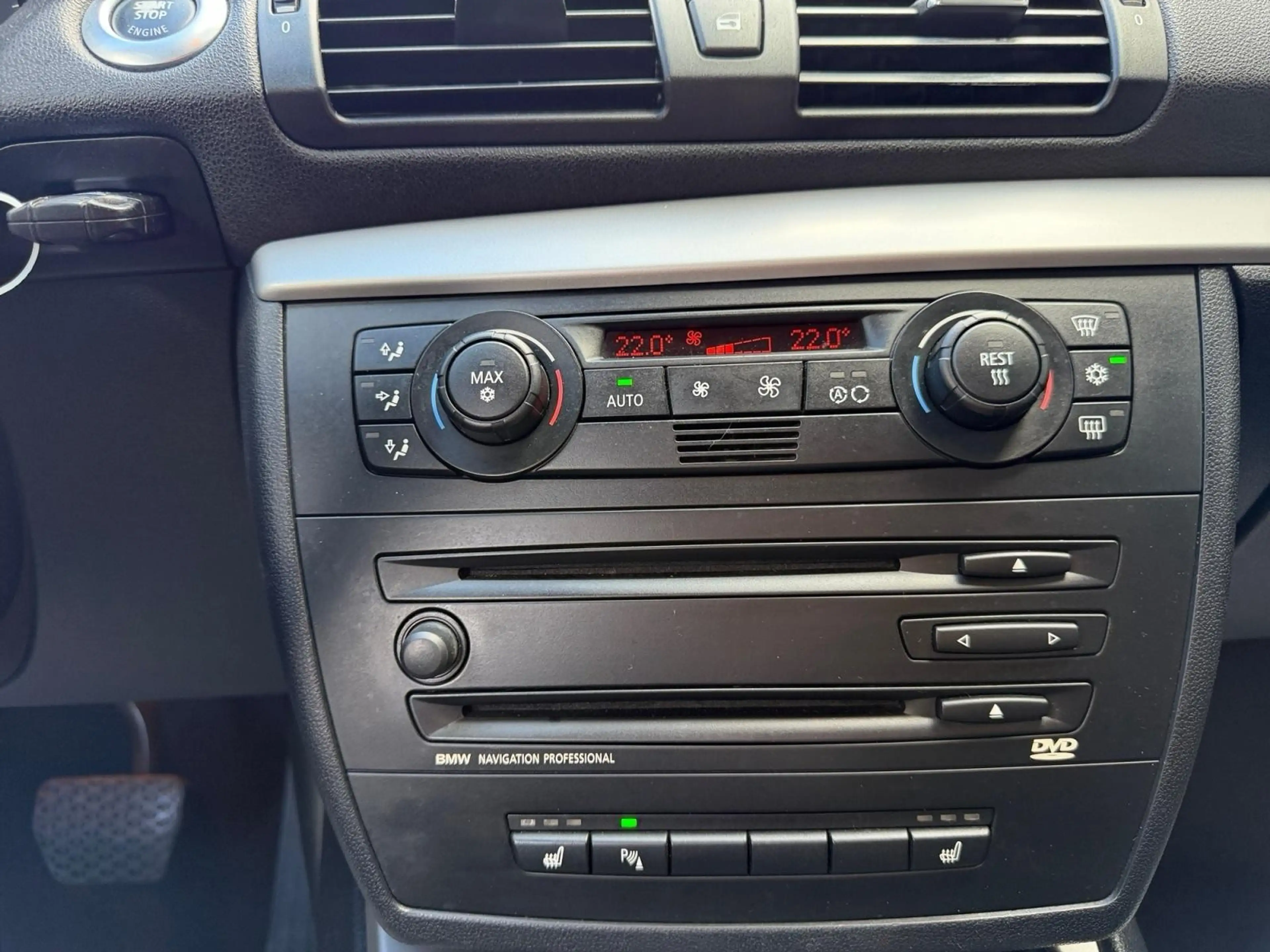 BMW 120 120iA Sport — photo 11