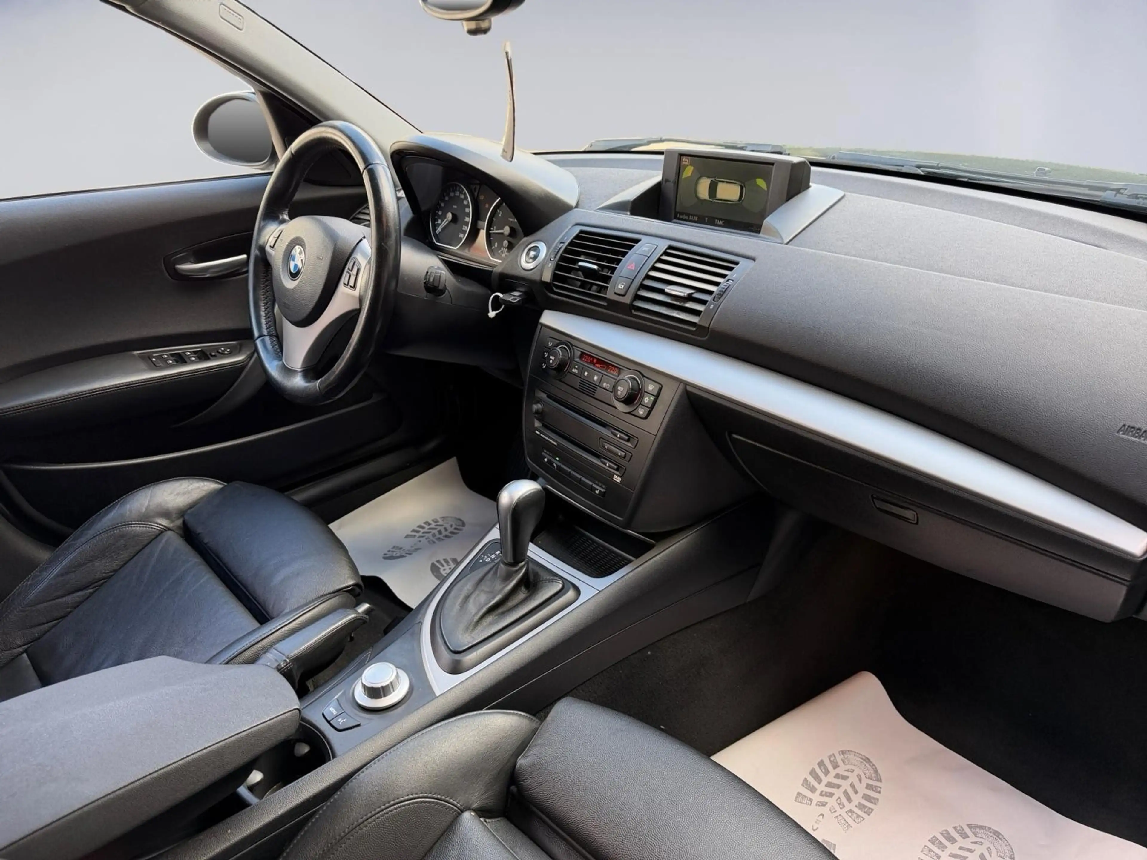 BMW 120 120iA Sport — photo 10