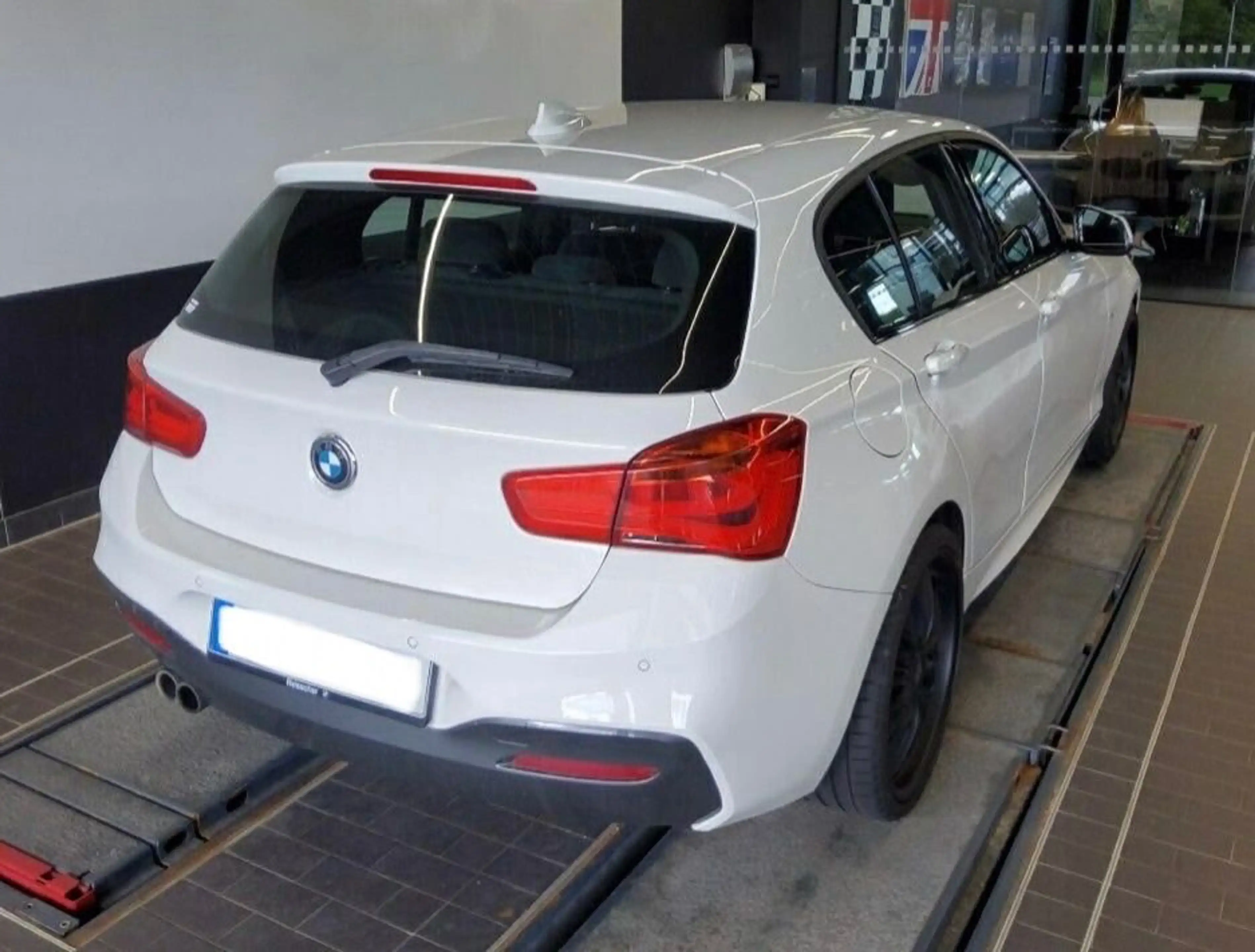 BMW 120 i M Sport*Garantie*LED*Navi*SERVICE NEU — photo 2