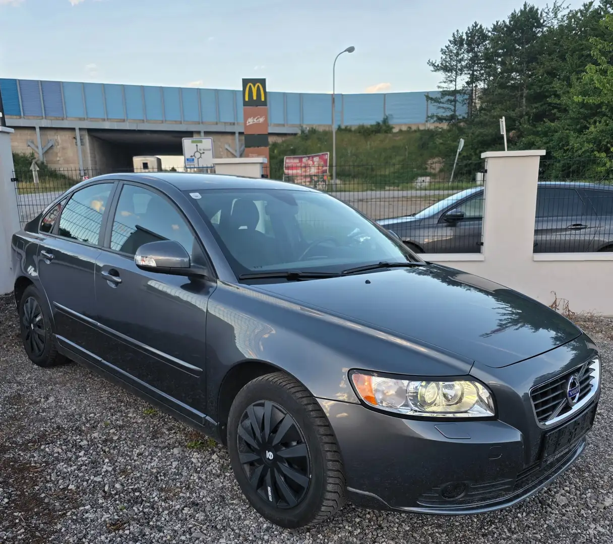 Volvo S40 D2 Business Edition Grau - 2