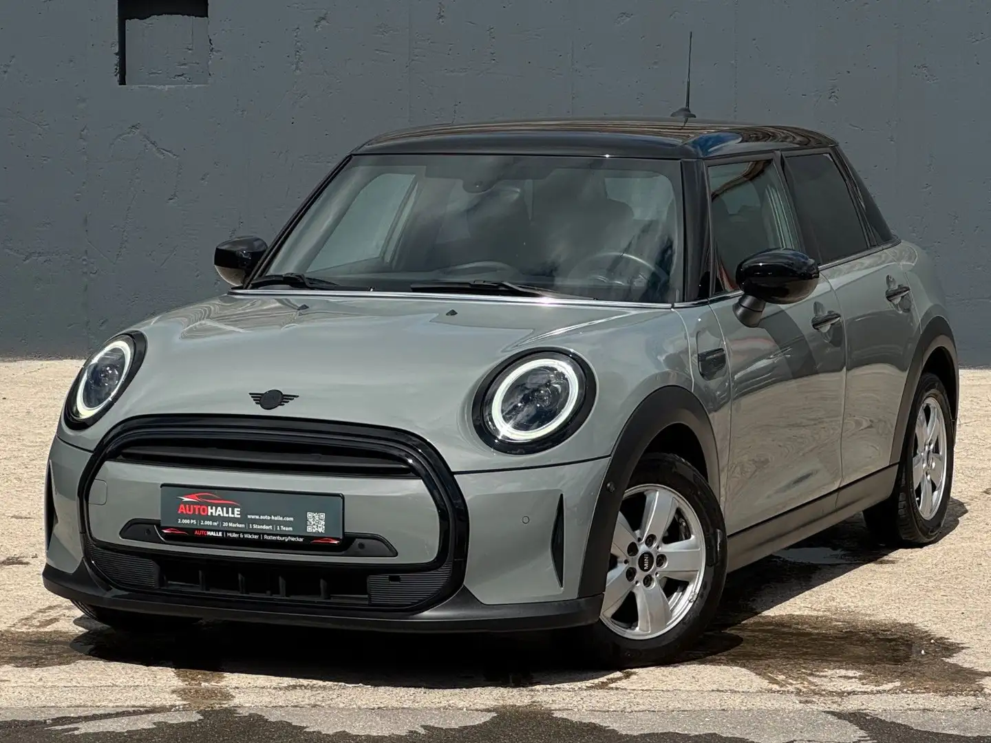 MINI Cooper Auto. Essential Trim Kamera Temp. BLT Grau - 1