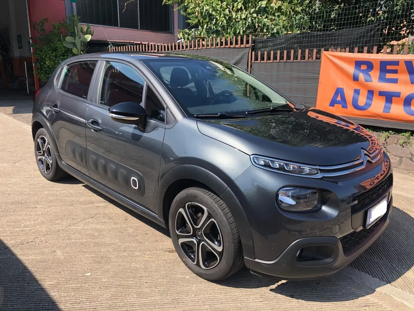Citroen C3 PureTech 82 Shine Grigio - 1