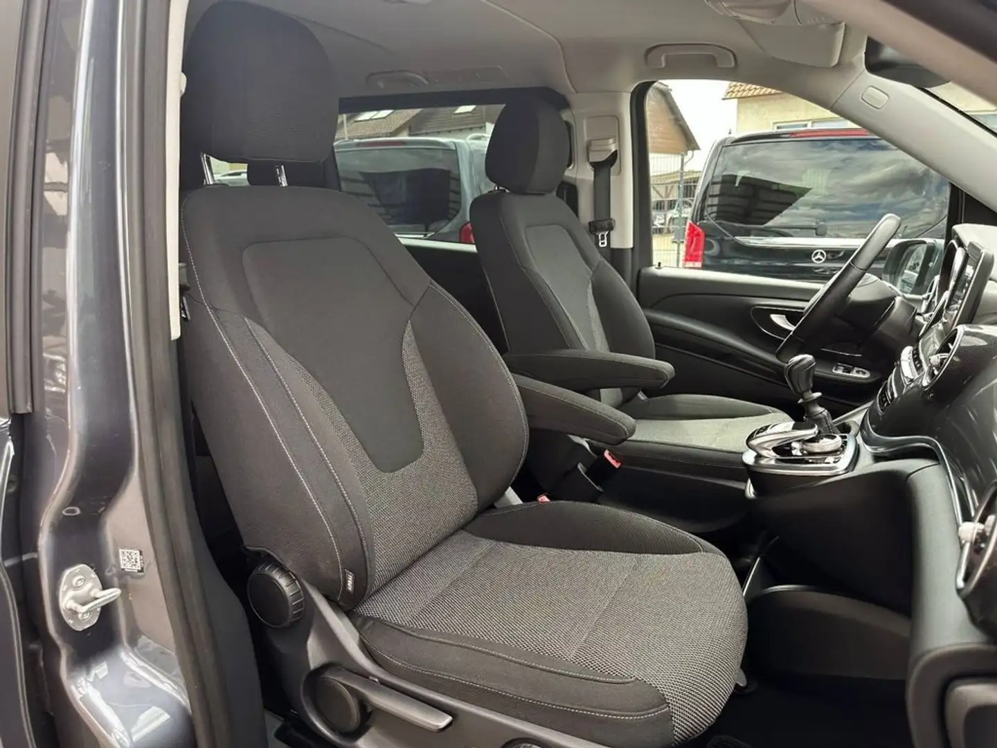 Mercedes-Benz V 200 d Executive Long navi Grijs - 2