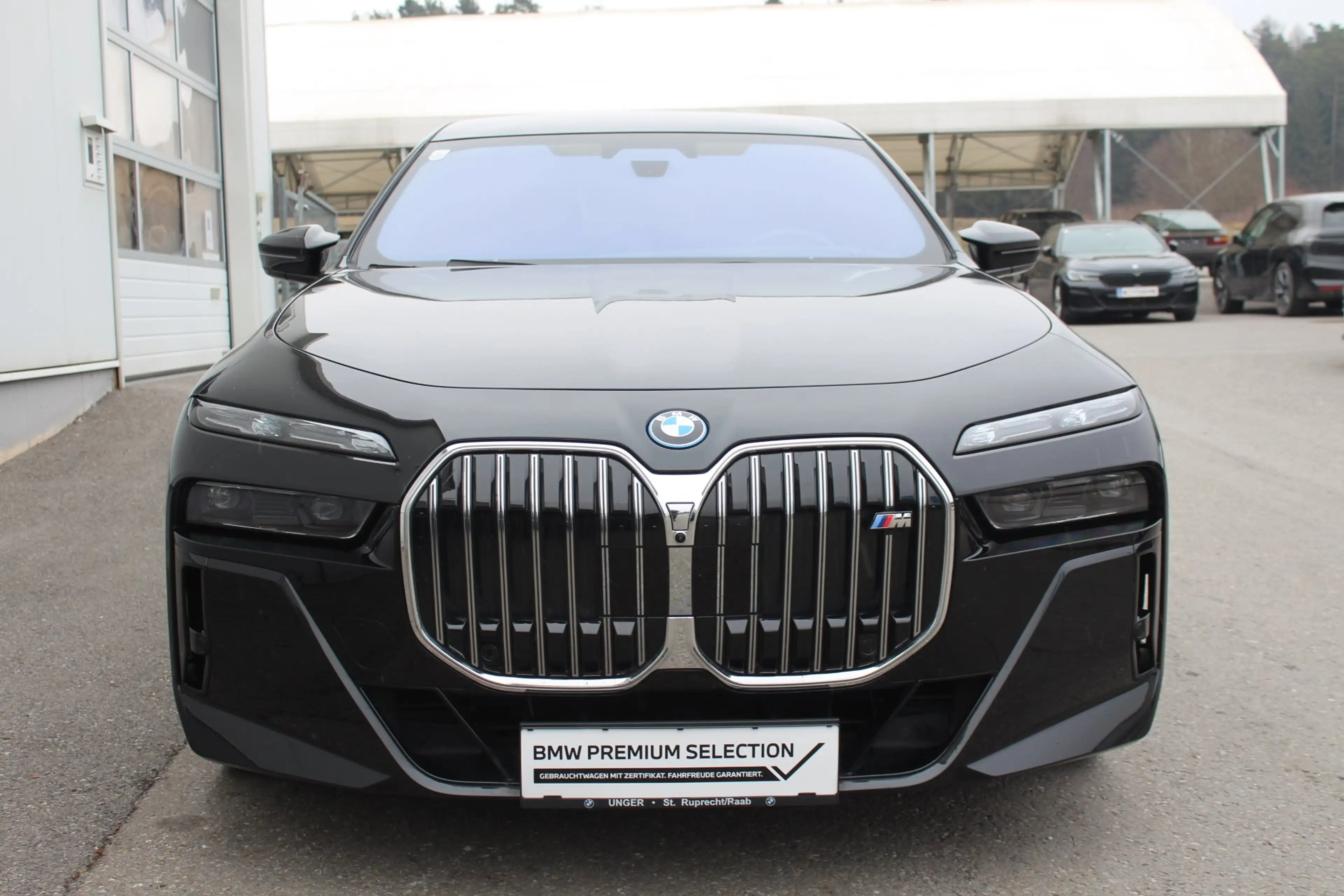 BMW i7 i7 M70 xDrive — photo 2