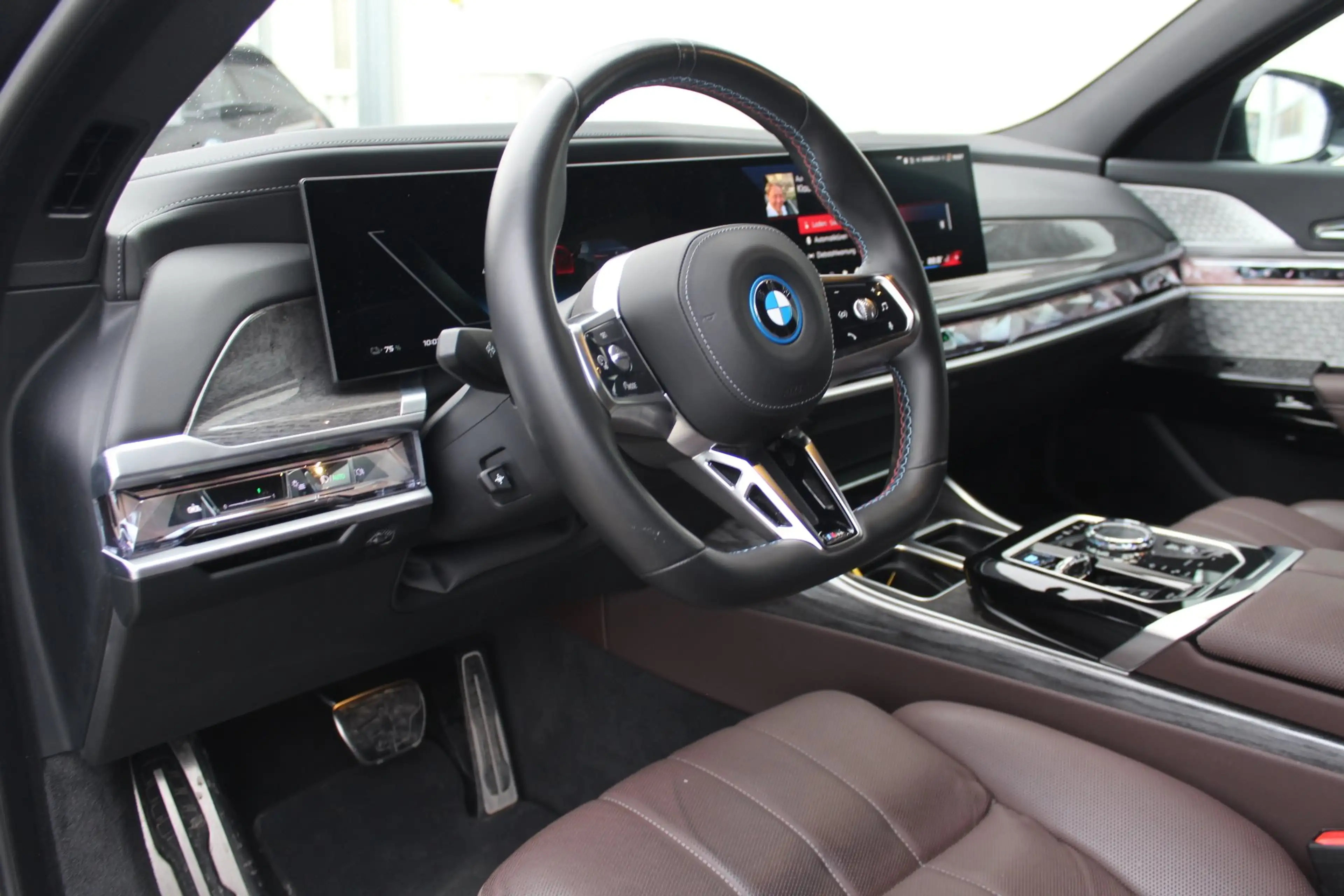 BMW i7 i7 M70 xDrive — photo 15