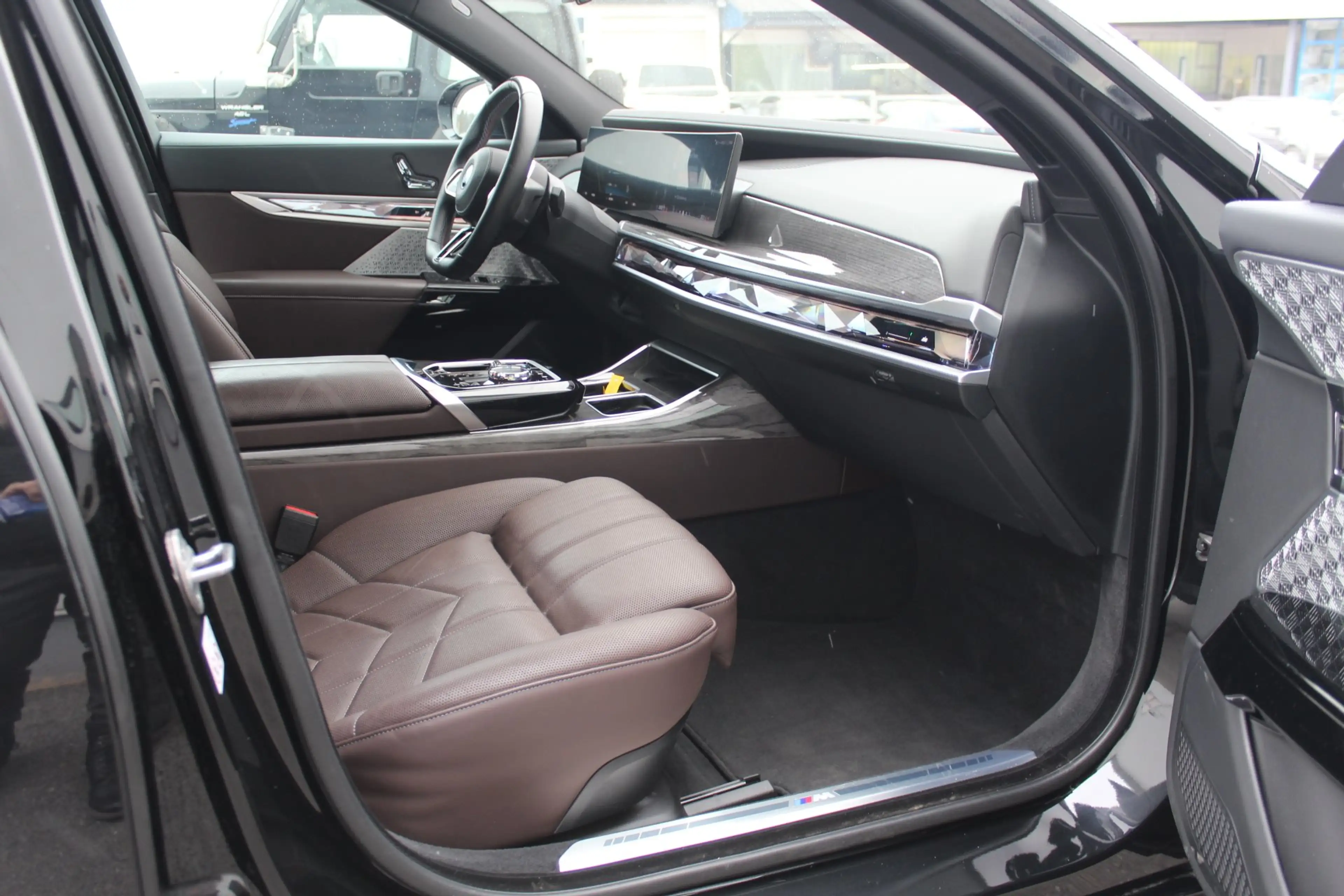 BMW i7 i7 M70 xDrive — photo 9