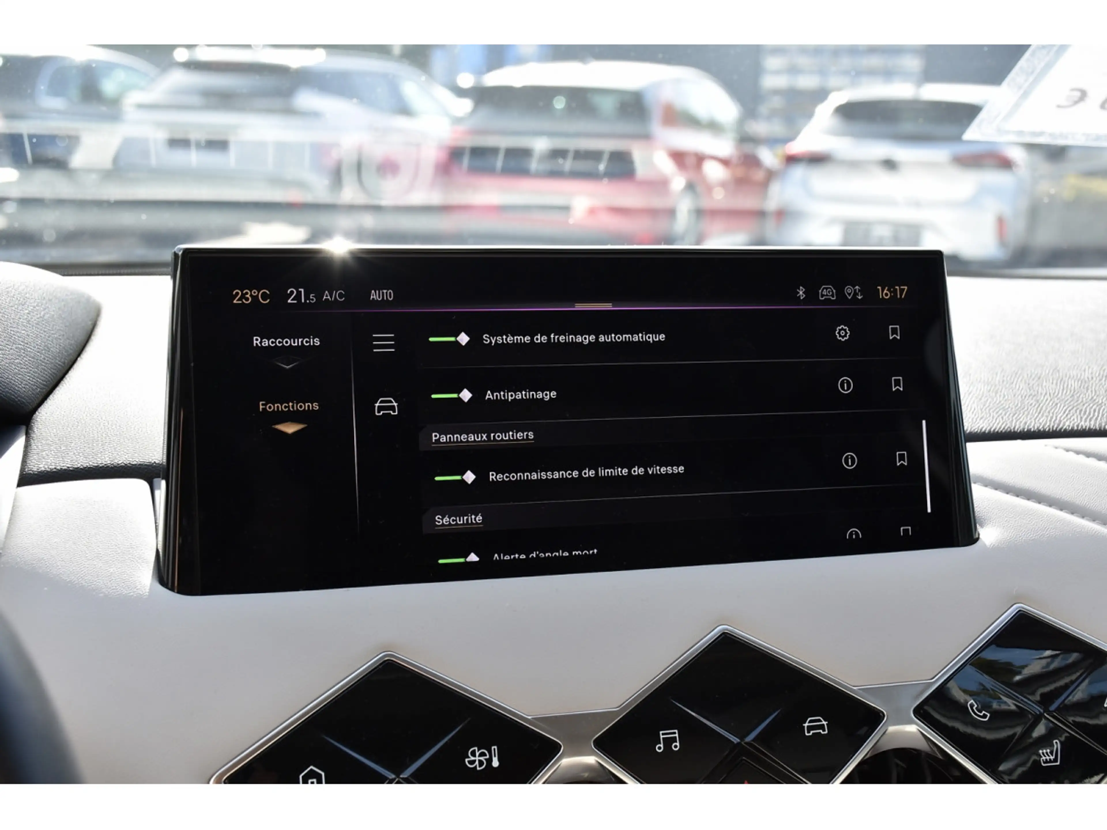 DS Automobiles DS 3 1.2 PureTech EAT8 Rivoli CUIR GPS CAM LANE SIDE — photo 15