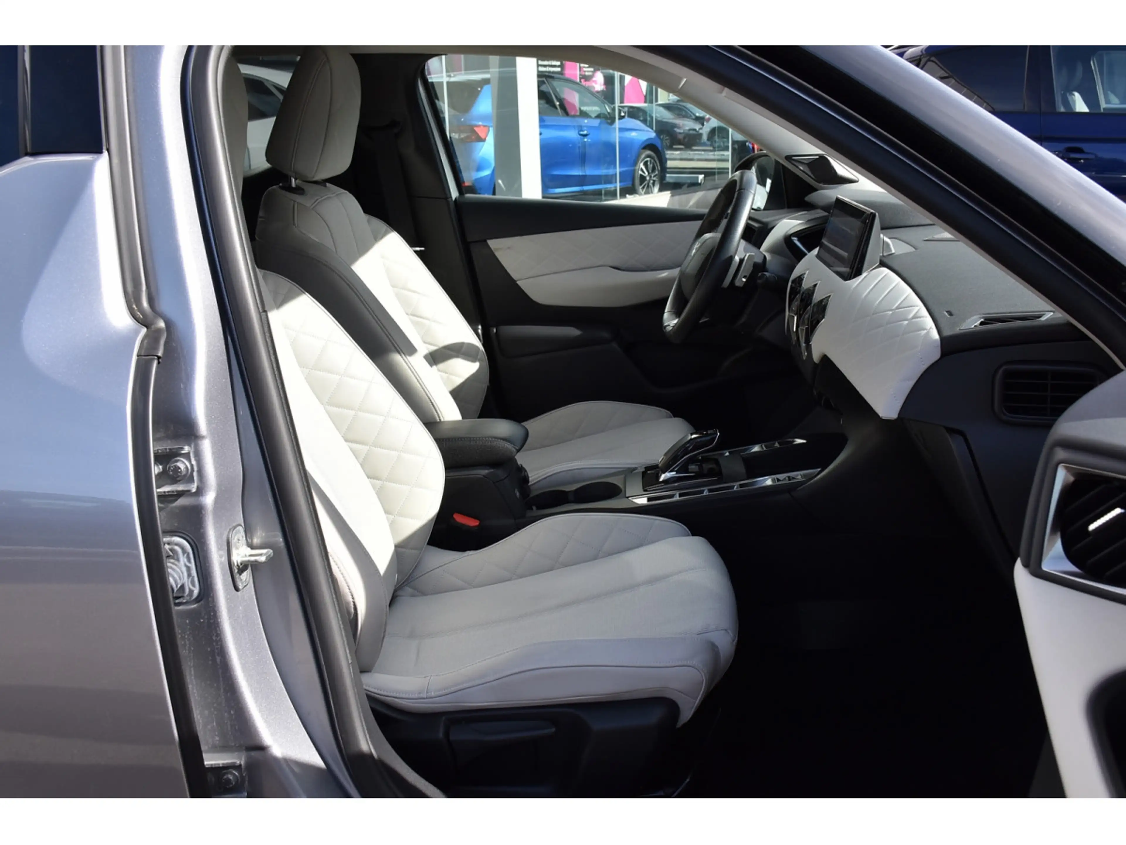 DS Automobiles DS 3 1.2 PureTech EAT8 Rivoli CUIR GPS CAM LANE SIDE — photo 7