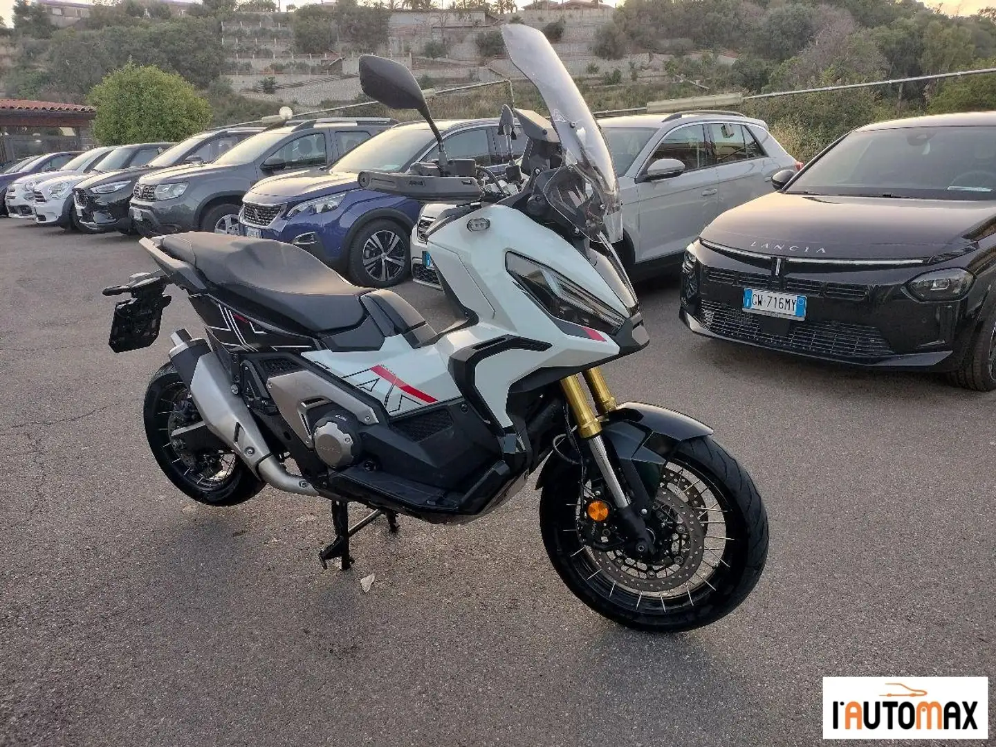Honda X-ADV 750 DCT Abs Bianco - 2