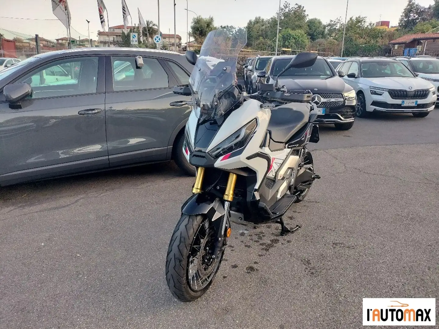 Honda X-ADV 750 DCT Abs Bianco - 1