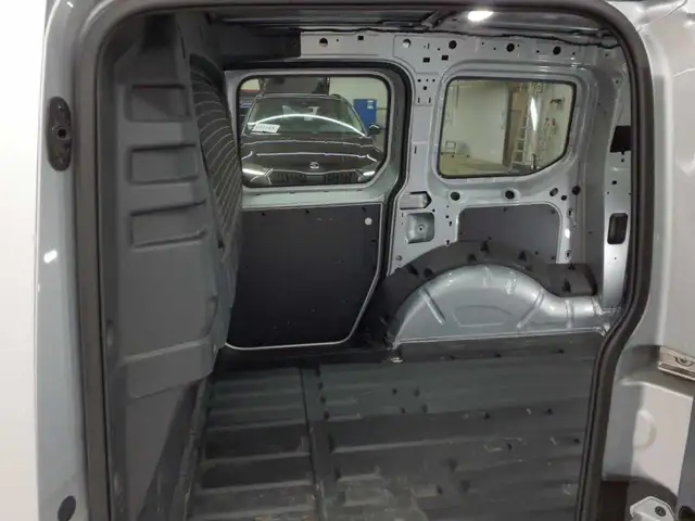 Volkswagen Caddy view 13