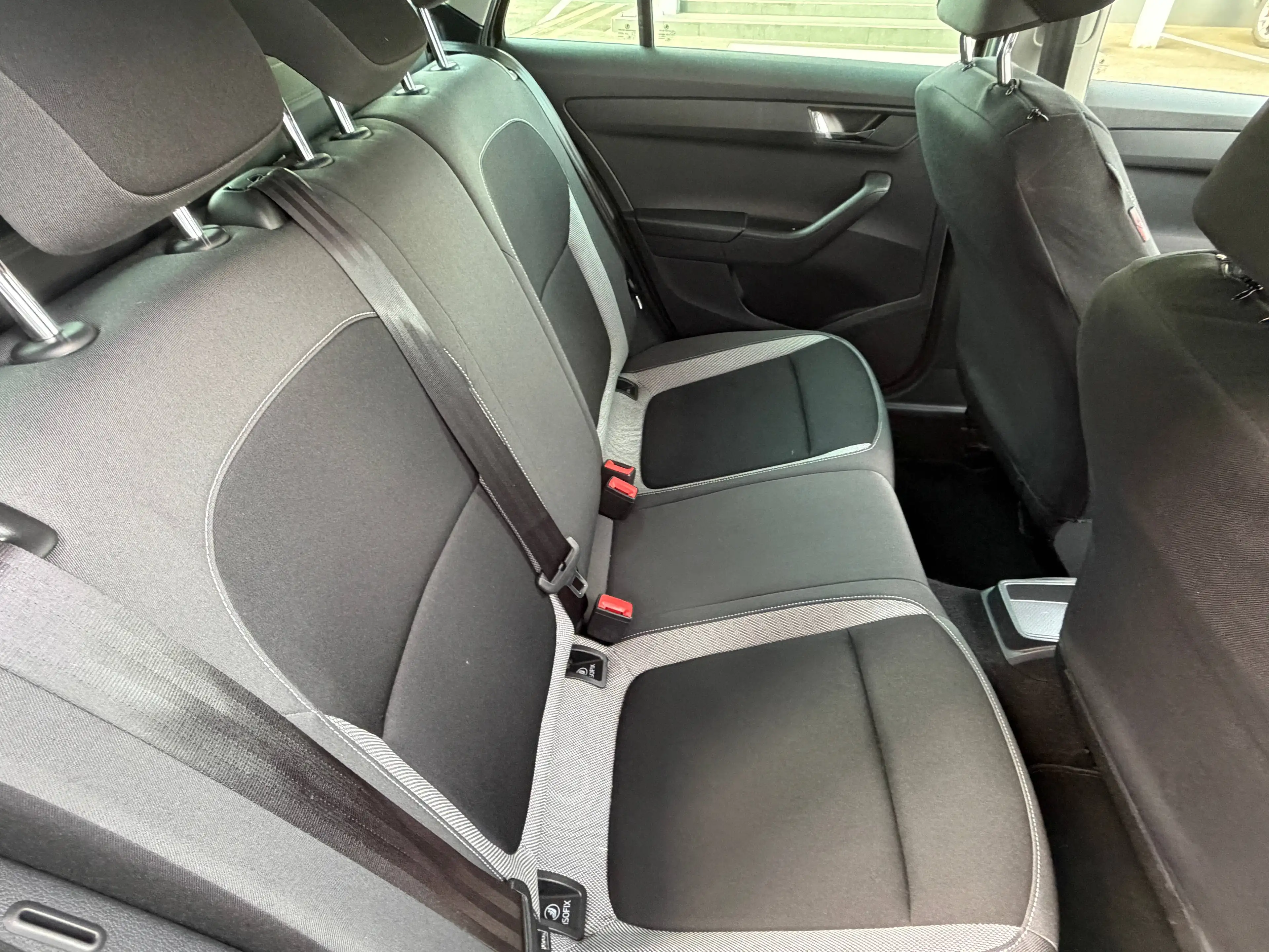 Skoda Fabia AUTOMATIK, NAVI, TEMPOMAT, PDC v+h — photo 10
