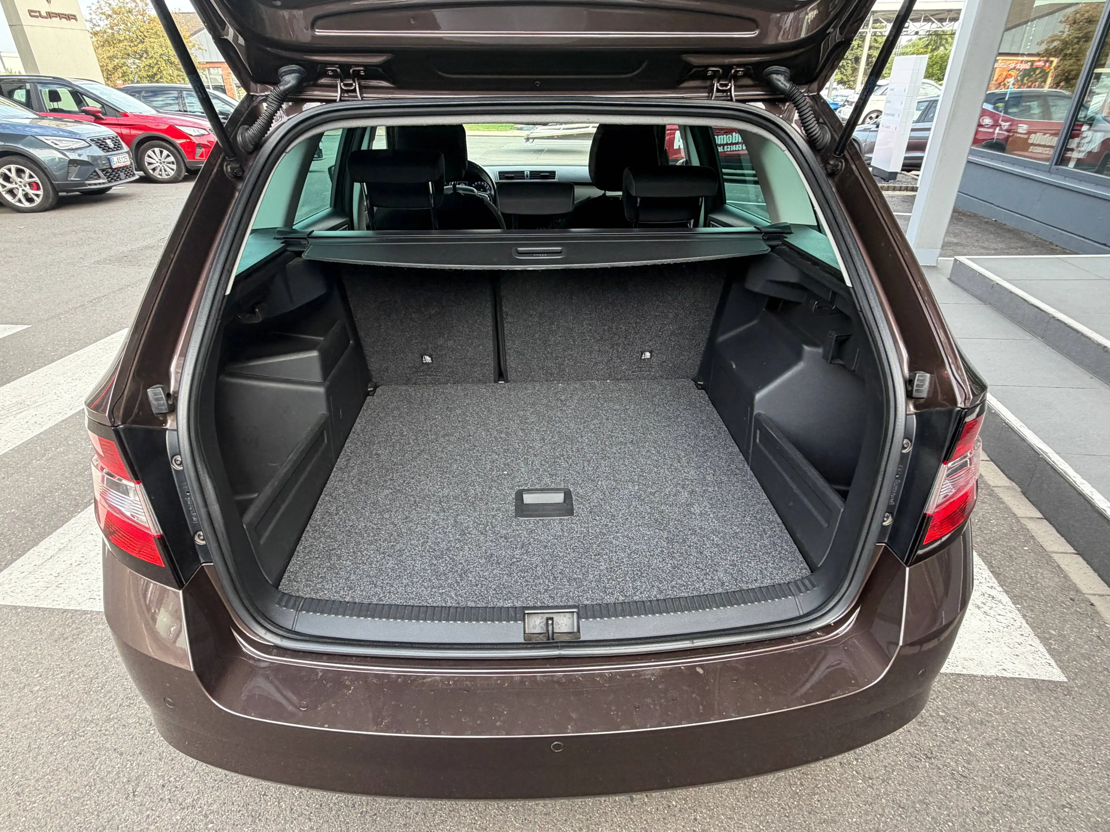 Skoda Fabia AUTOMATIK, NAVI, TEMPOMAT, PDC v+h — photo 12