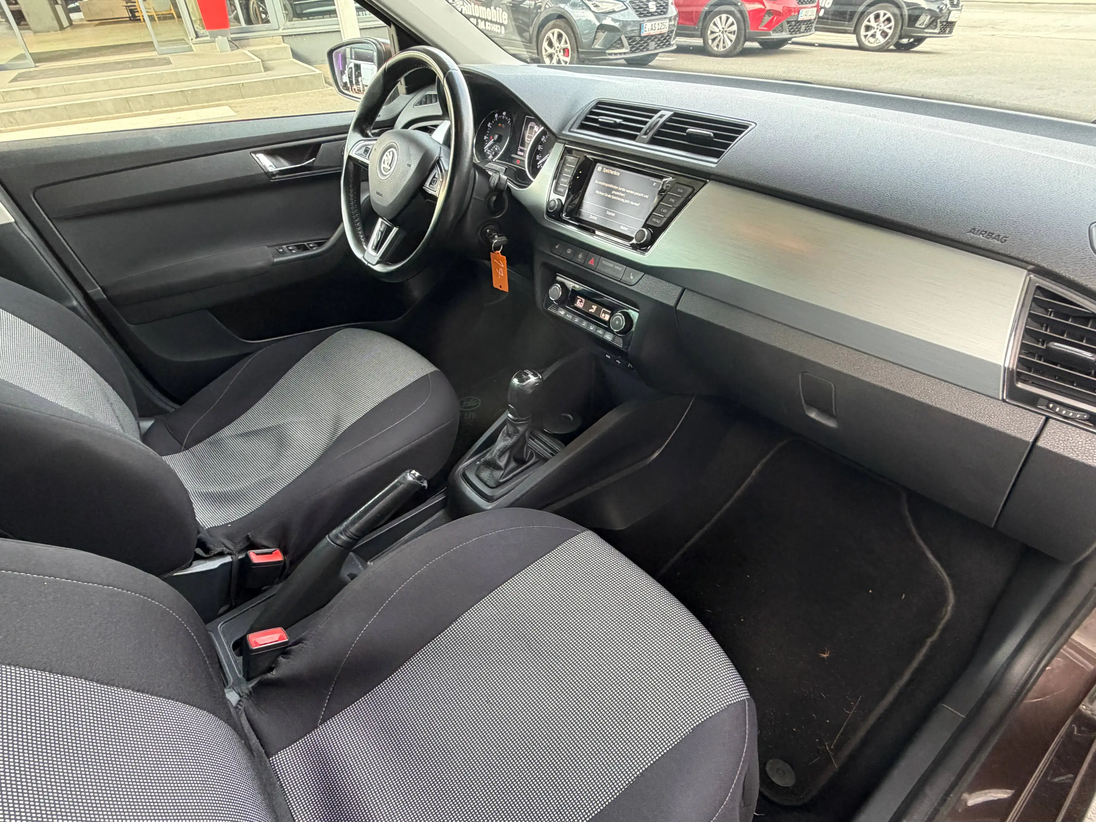 Skoda Fabia AUTOMATIK, NAVI, TEMPOMAT, PDC v+h — photo 11