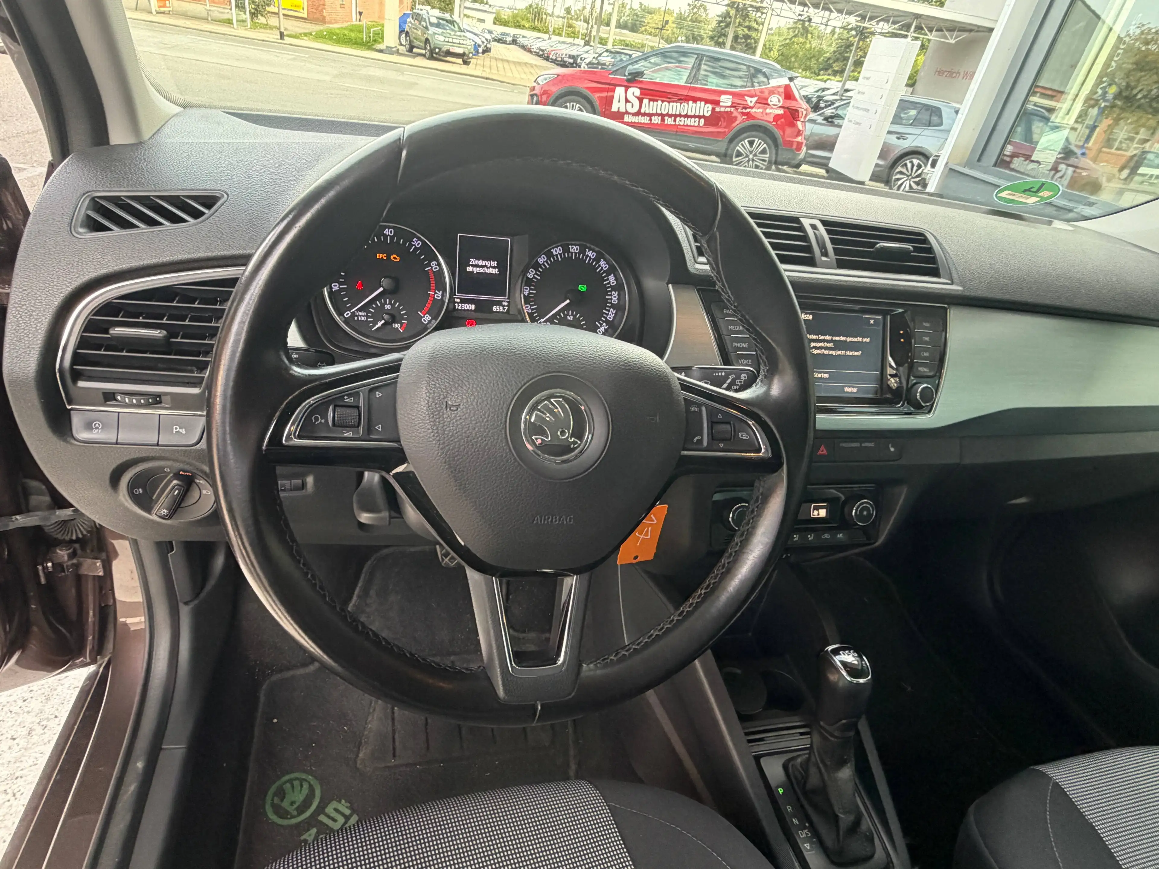 Skoda Fabia AUTOMATIK, NAVI, TEMPOMAT, PDC v+h — photo 15