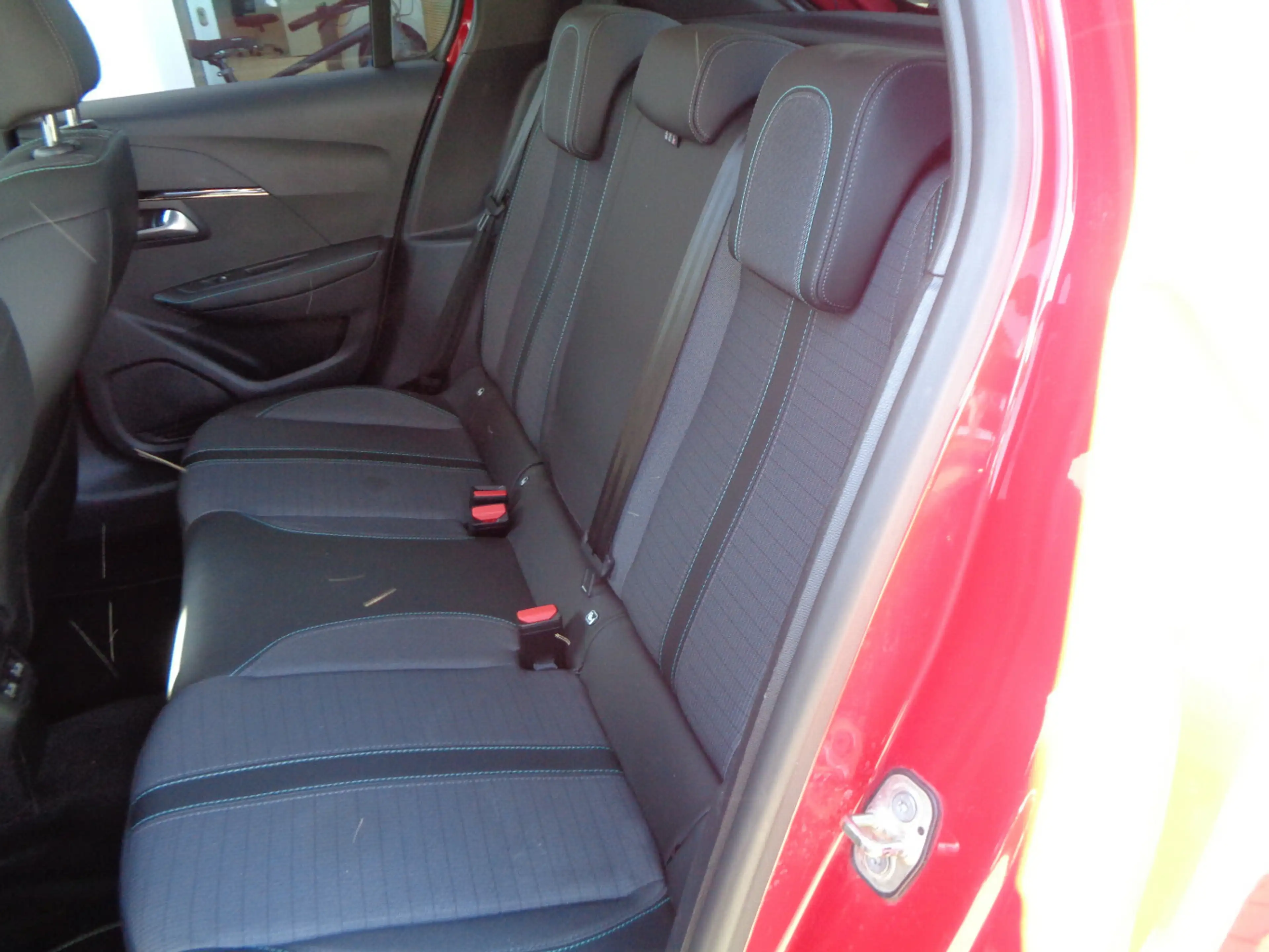 Peugeot e-208 e- Active — photo 8