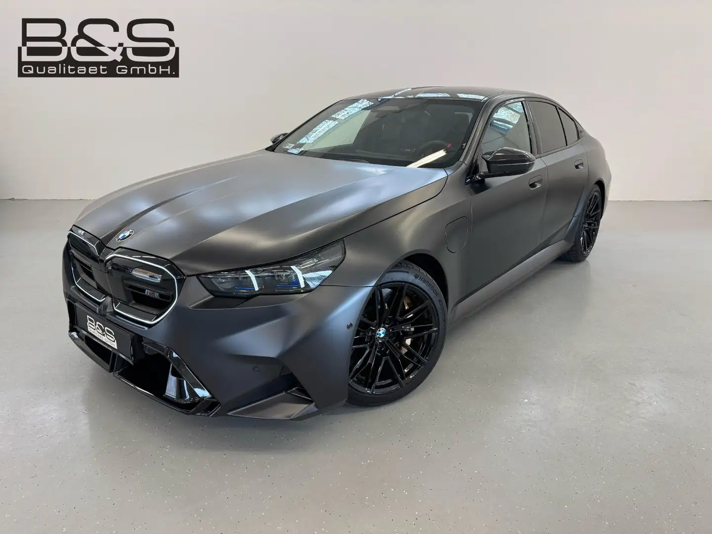 BMW M5 Limousine ACC,HUD,B&W,KERAMIK,360,CARBON Grijs - 2