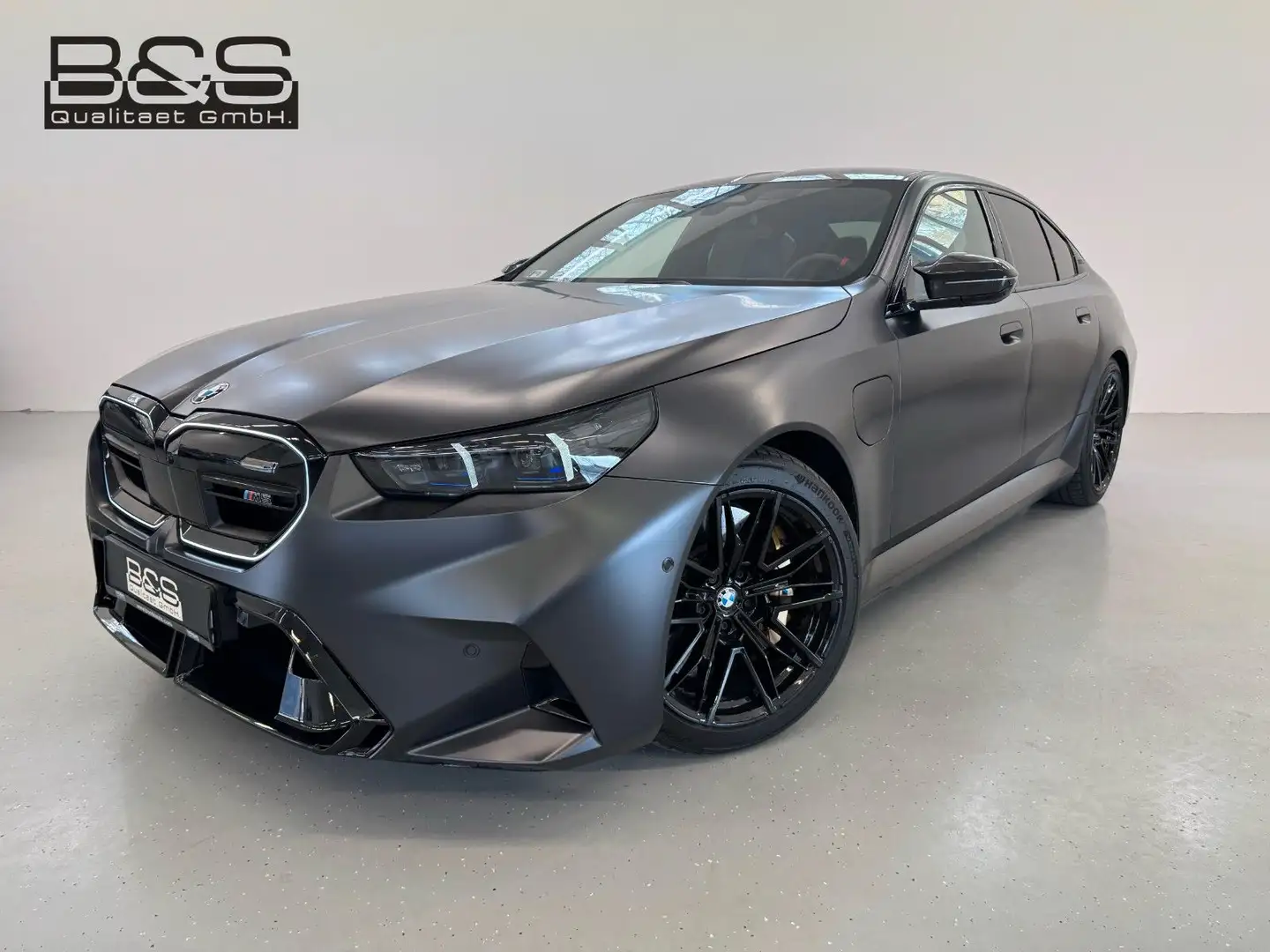 BMW M5 Limousine ACC,HUD,B&W,KERAMIK,360,CARBON Grijs - 1