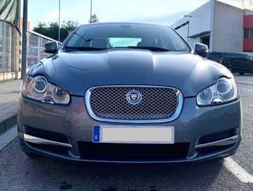 XF 2.7D V6 Premium Luxury Aut. Premium Luxury